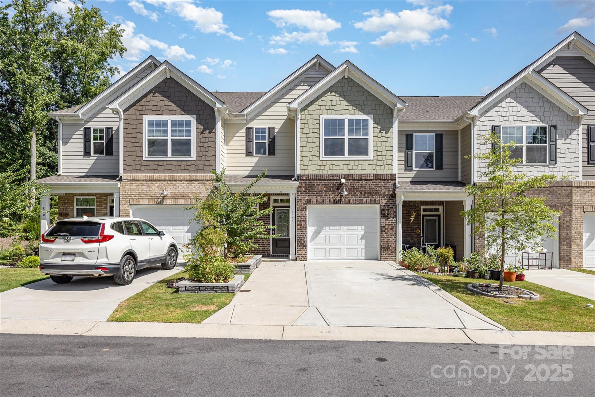 808 Gable Oak Lane Property Photo 1