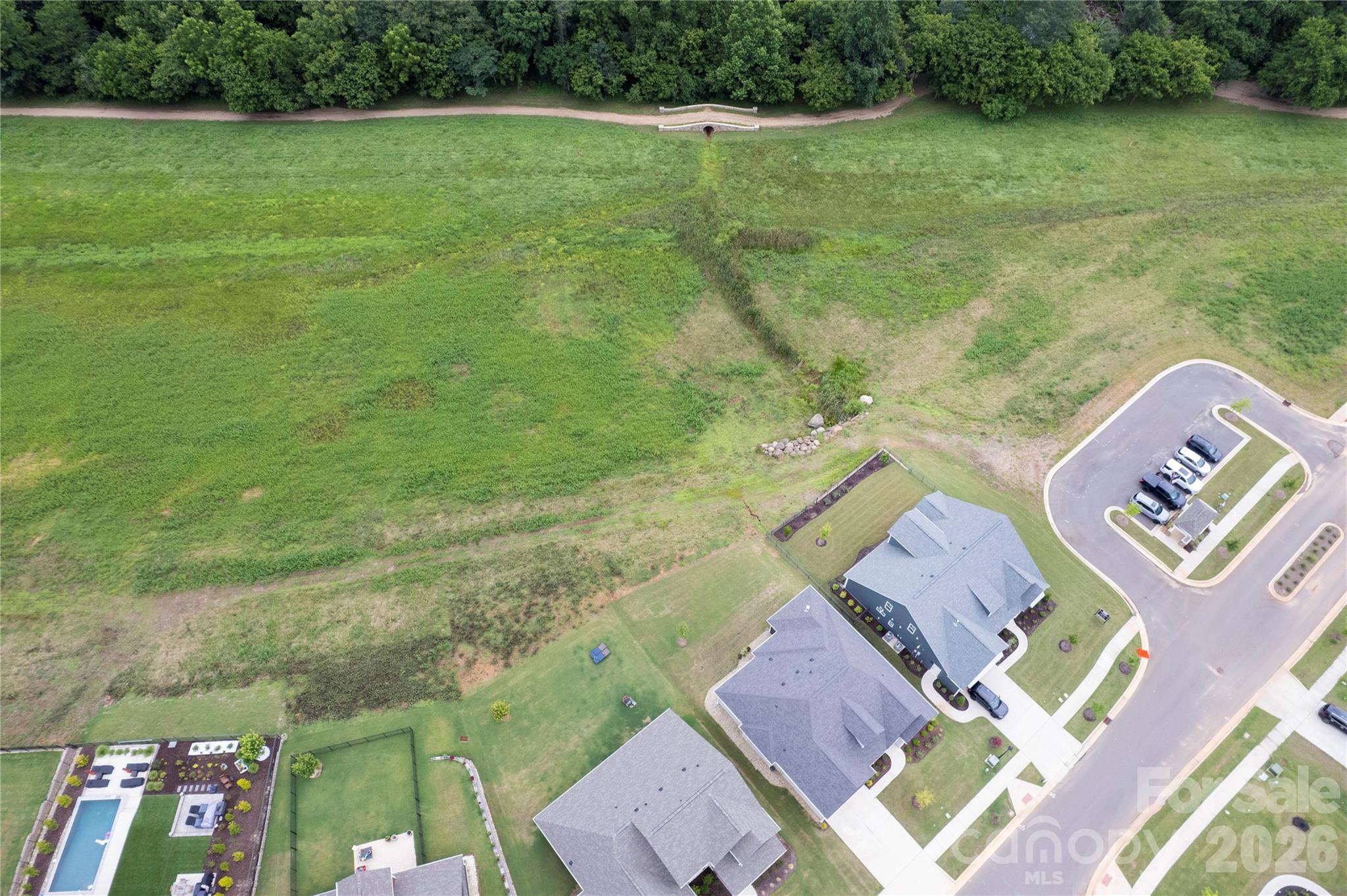 471 Lucky Drive Property Photo 3