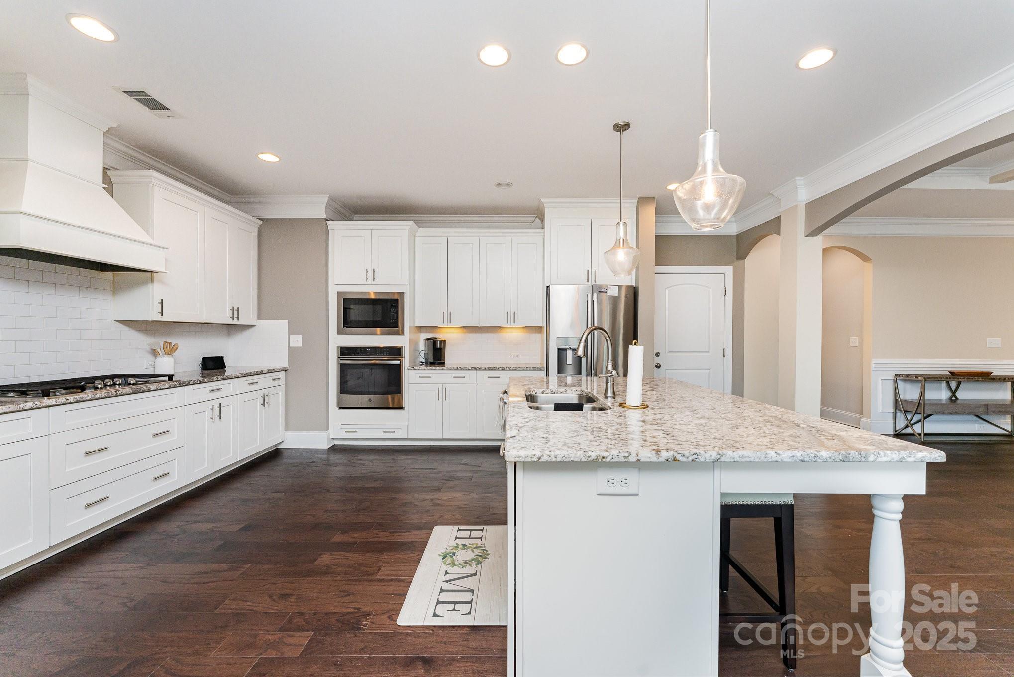 4332 Ireland Way Property Photo 9