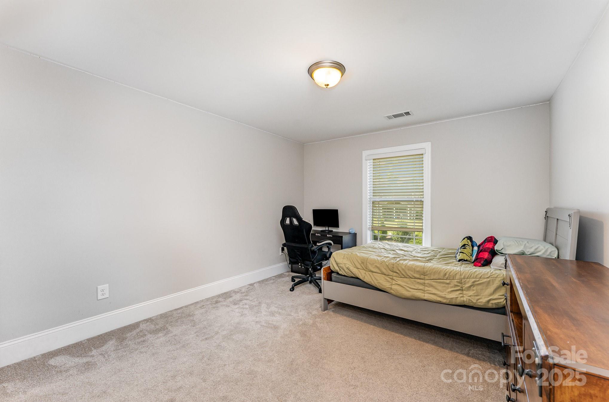 4332 Ireland Way Property Photo 35