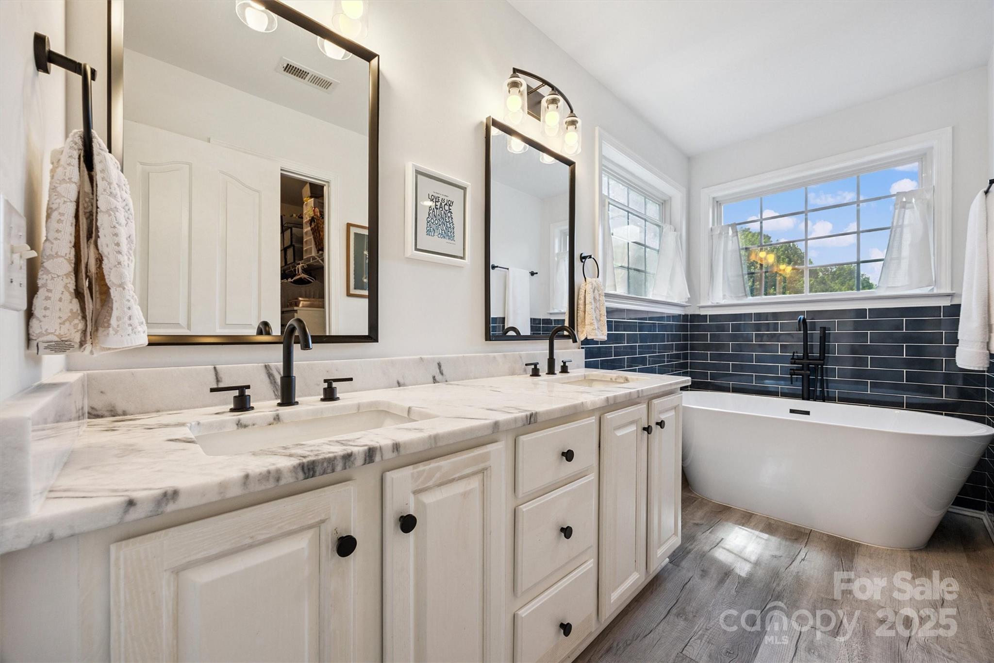 4033 Bamborough Drive Property Photo 17