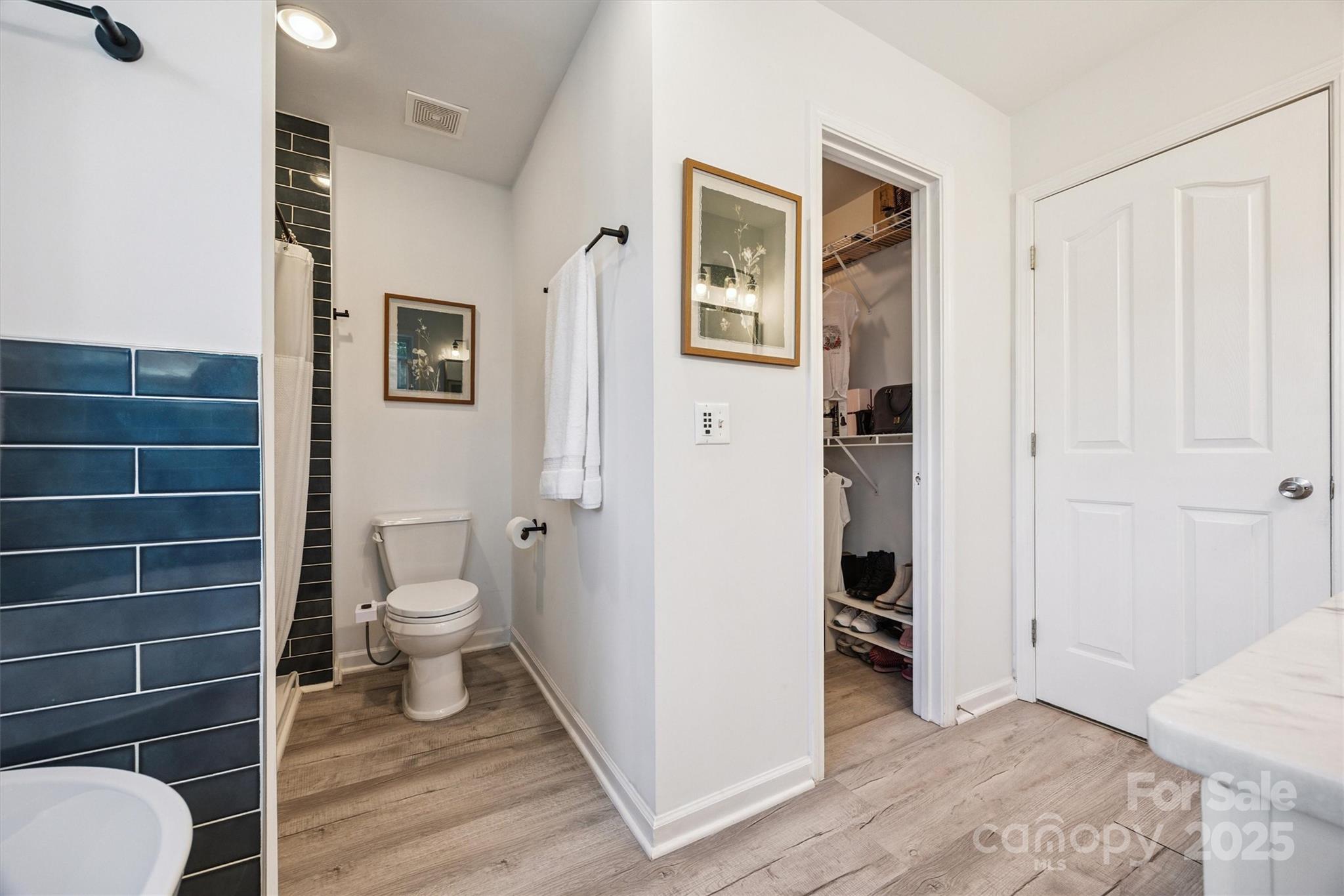 4033 Bamborough Drive Property Photo 18