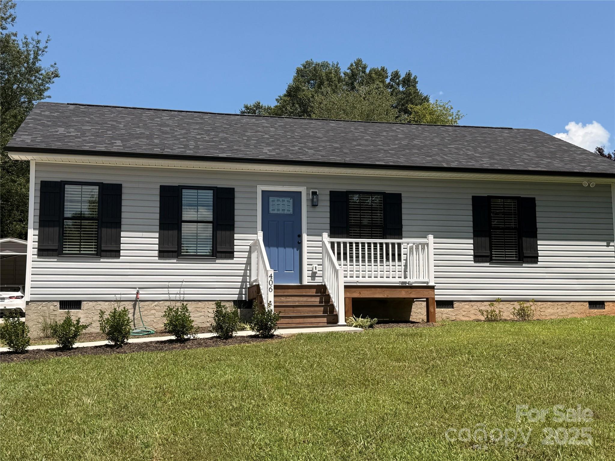 406 Greenlea Circle Property Photo 1