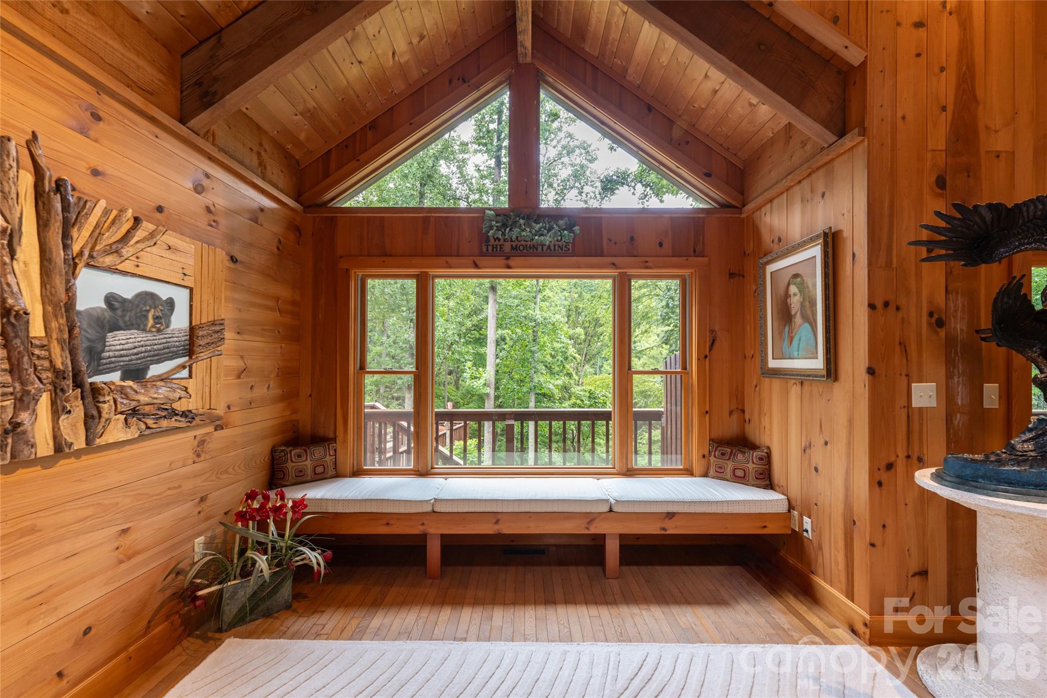 163 Tweetys Knoll Property Photo 10