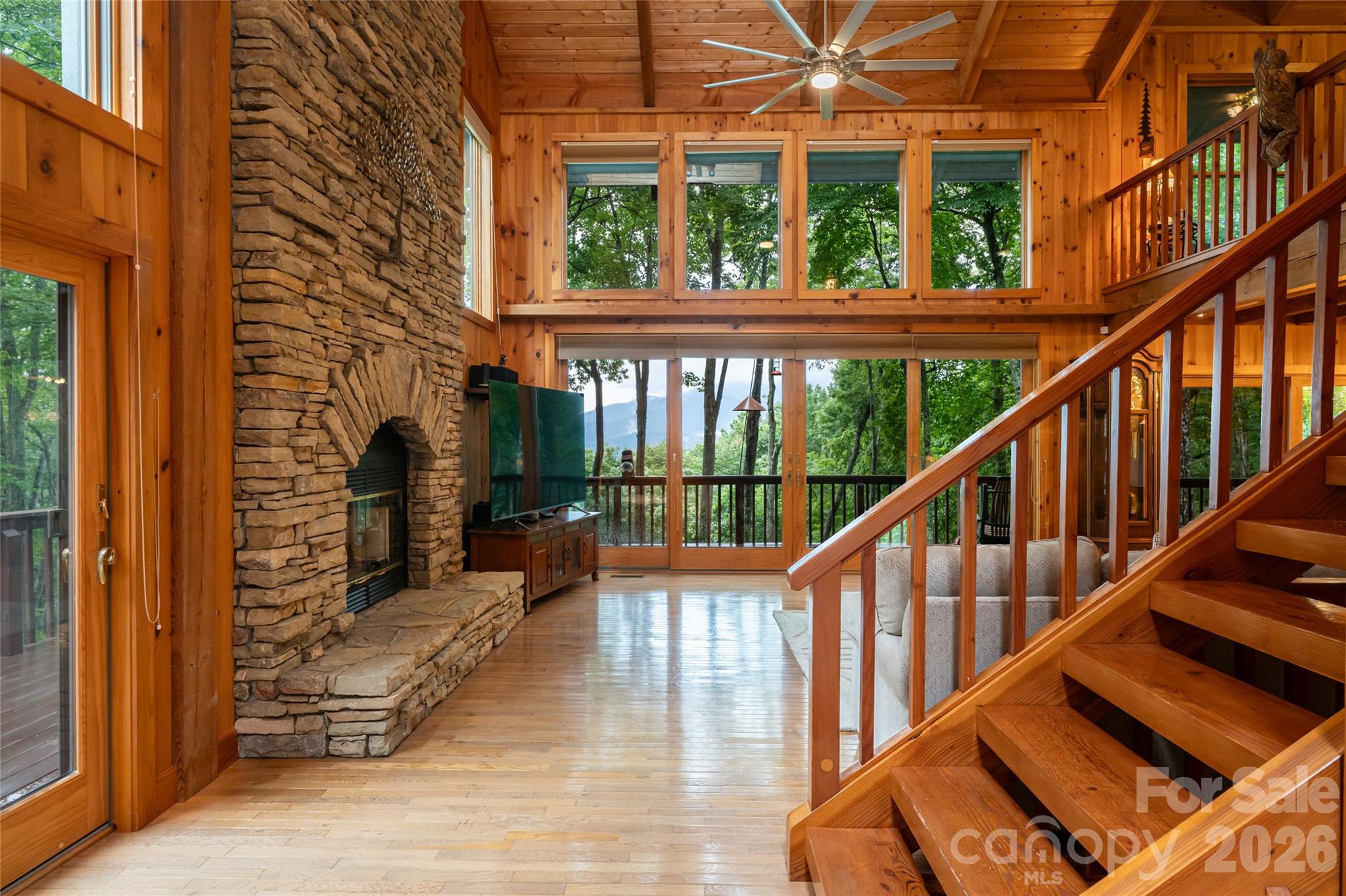 163 Tweetys Knoll Property Photo 11