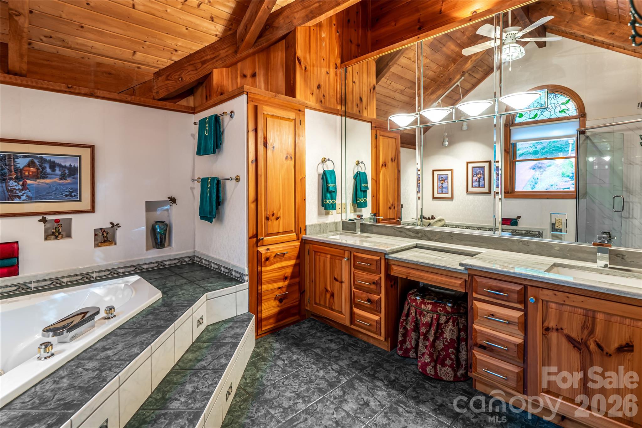 163 Tweetys Knoll Property Photo 28