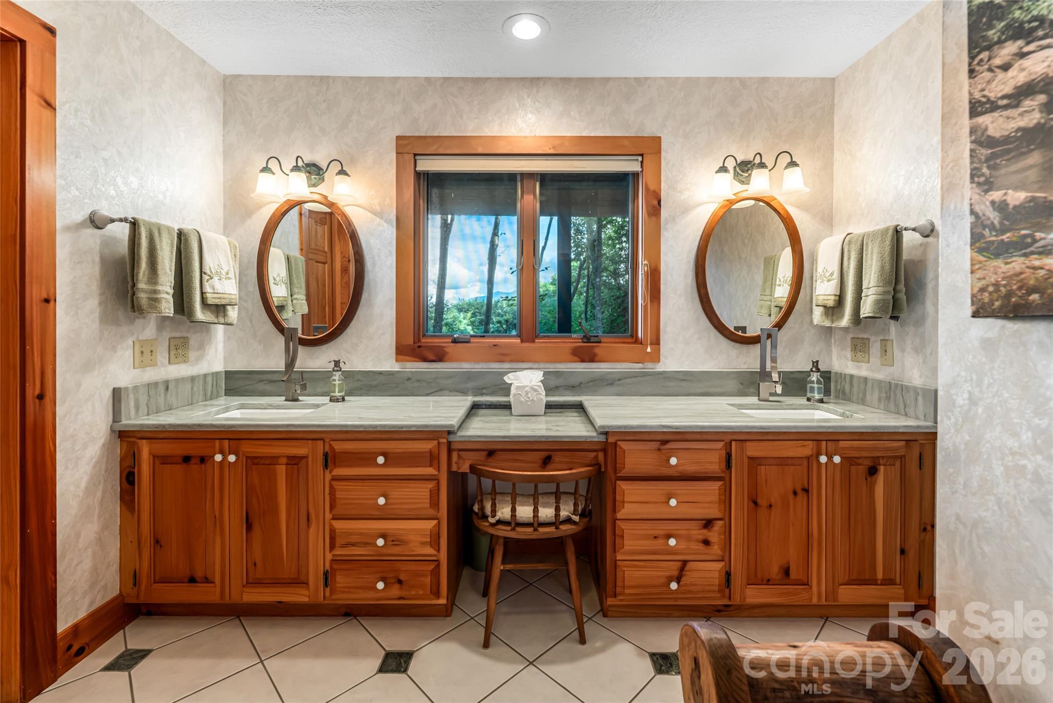 163 Tweetys Knoll Property Photo 31