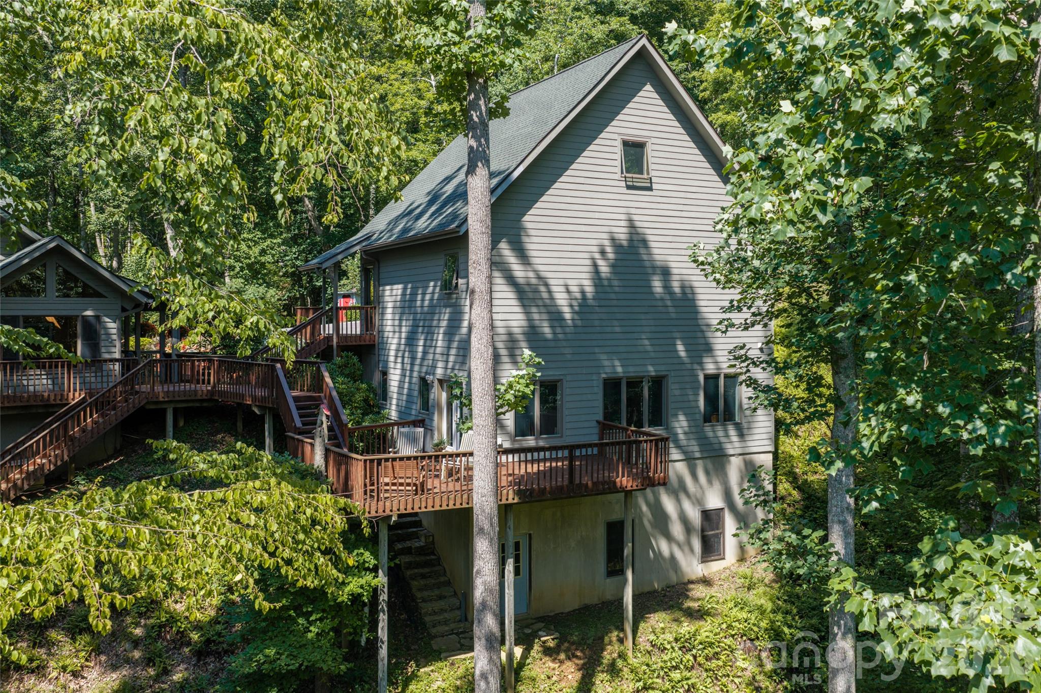 163 Tweetys Knoll Property Photo 34