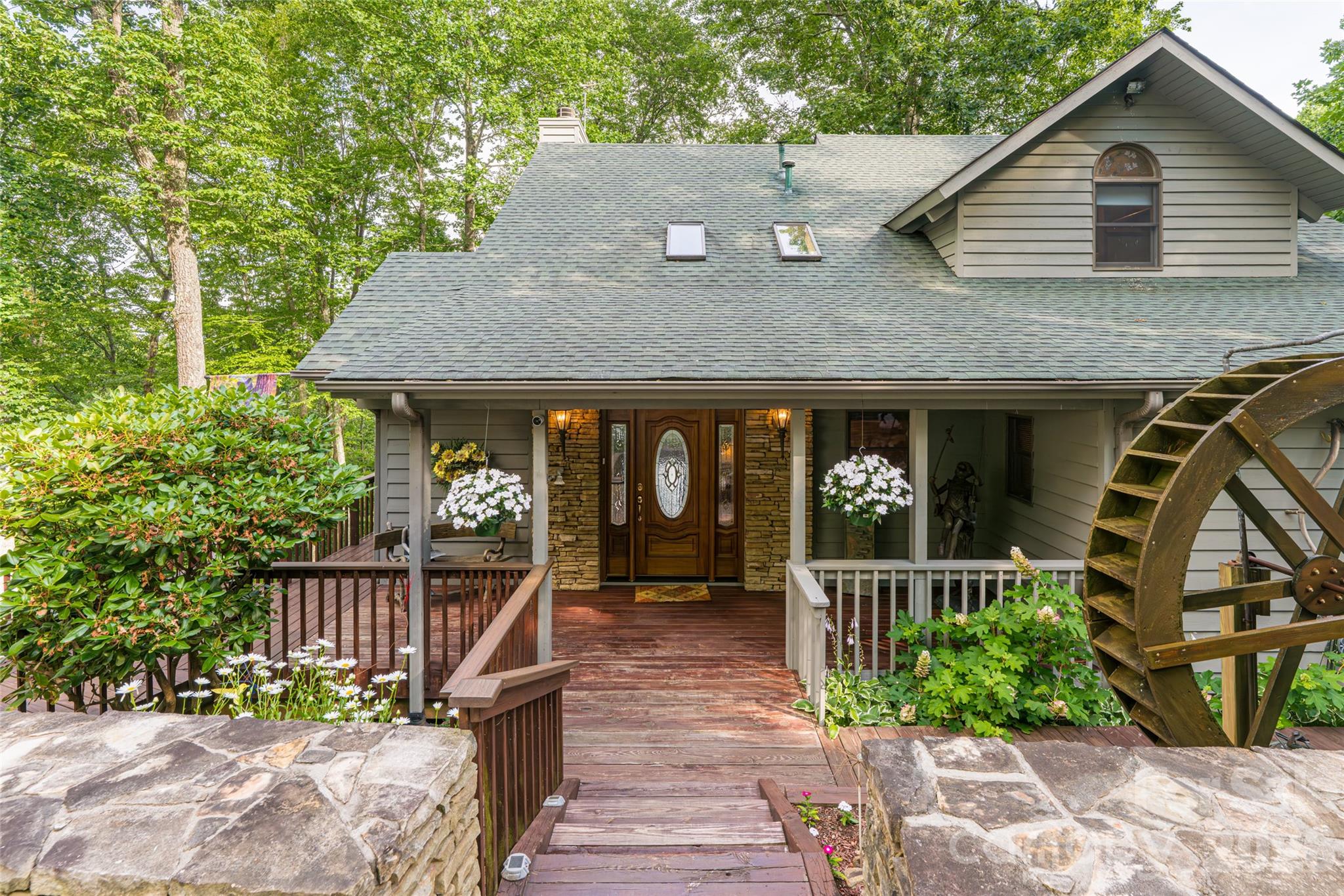 163 Tweetys Knoll Property Photo 43