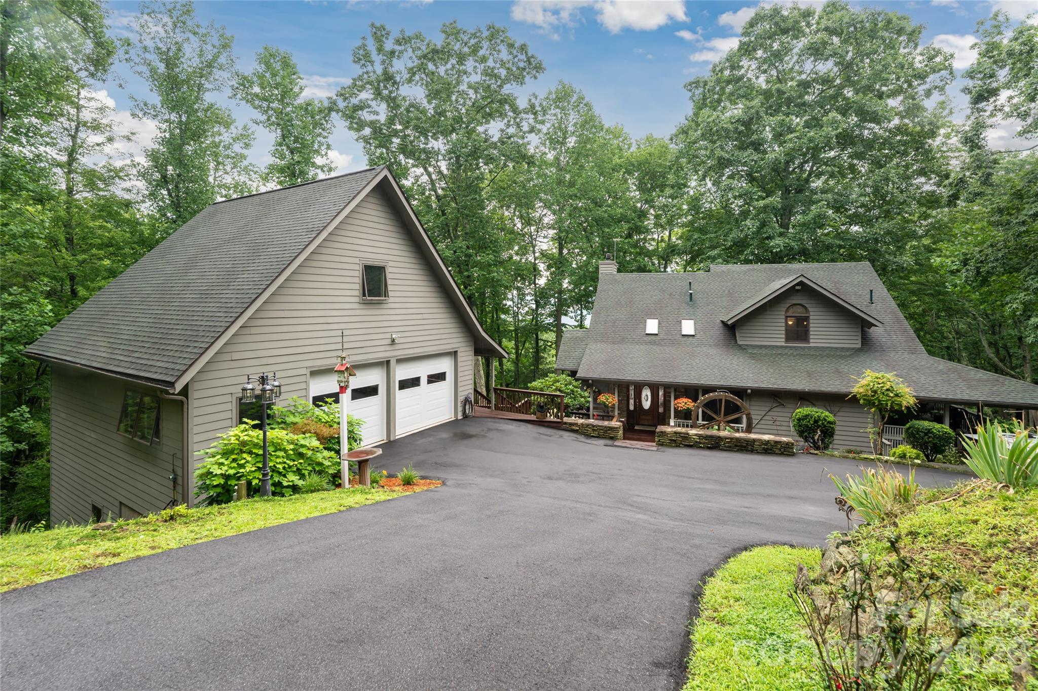 163 Tweetys Knoll Property Photo 44