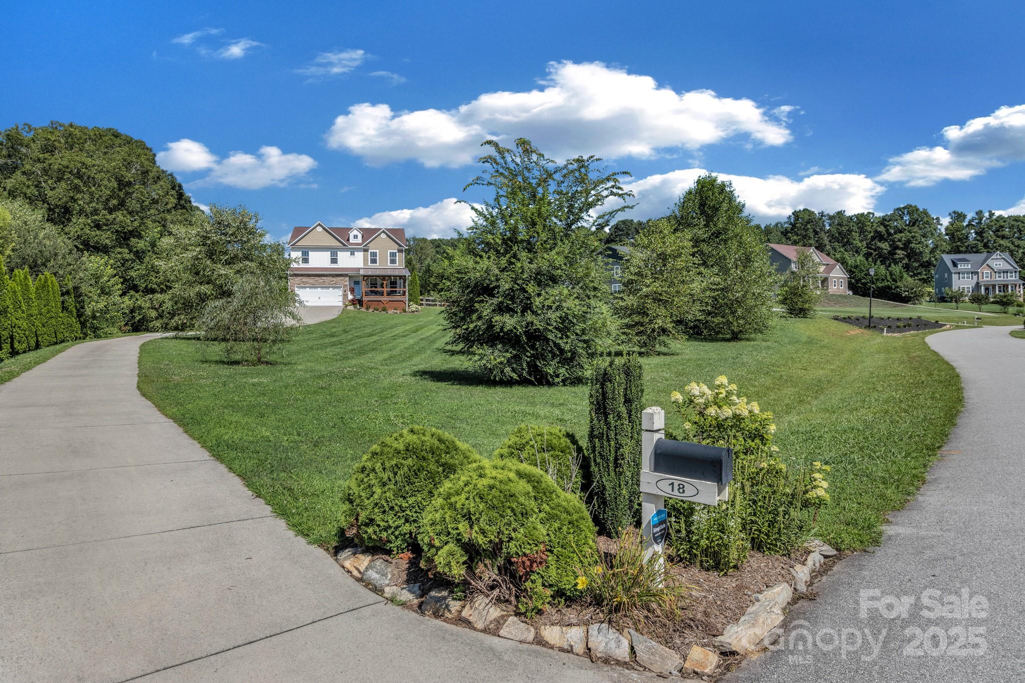 18 Glen Coe Drive Property Photo 3