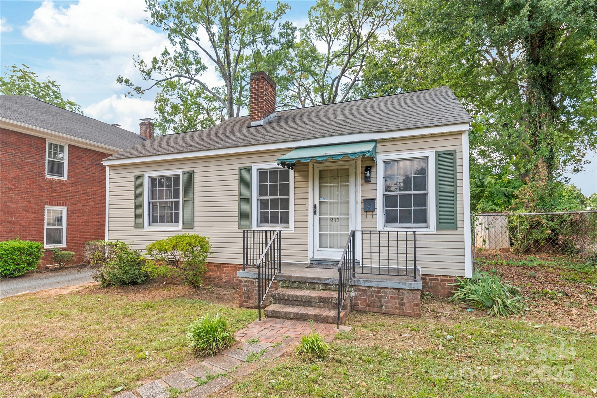 917 Sunnyside Avenue Property Photo 4