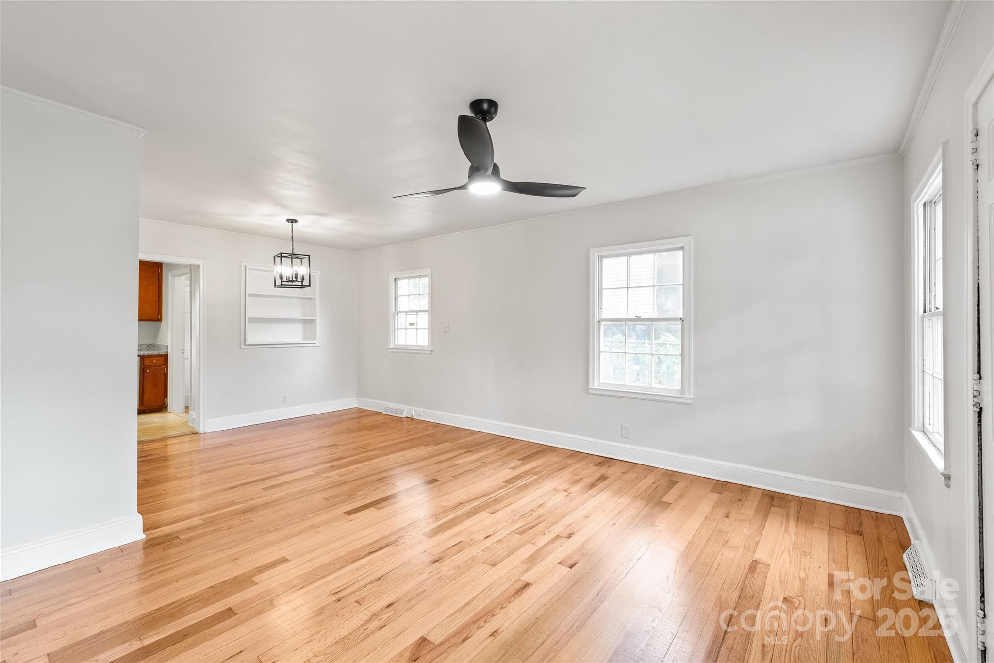 917 Sunnyside Avenue Property Photo 5