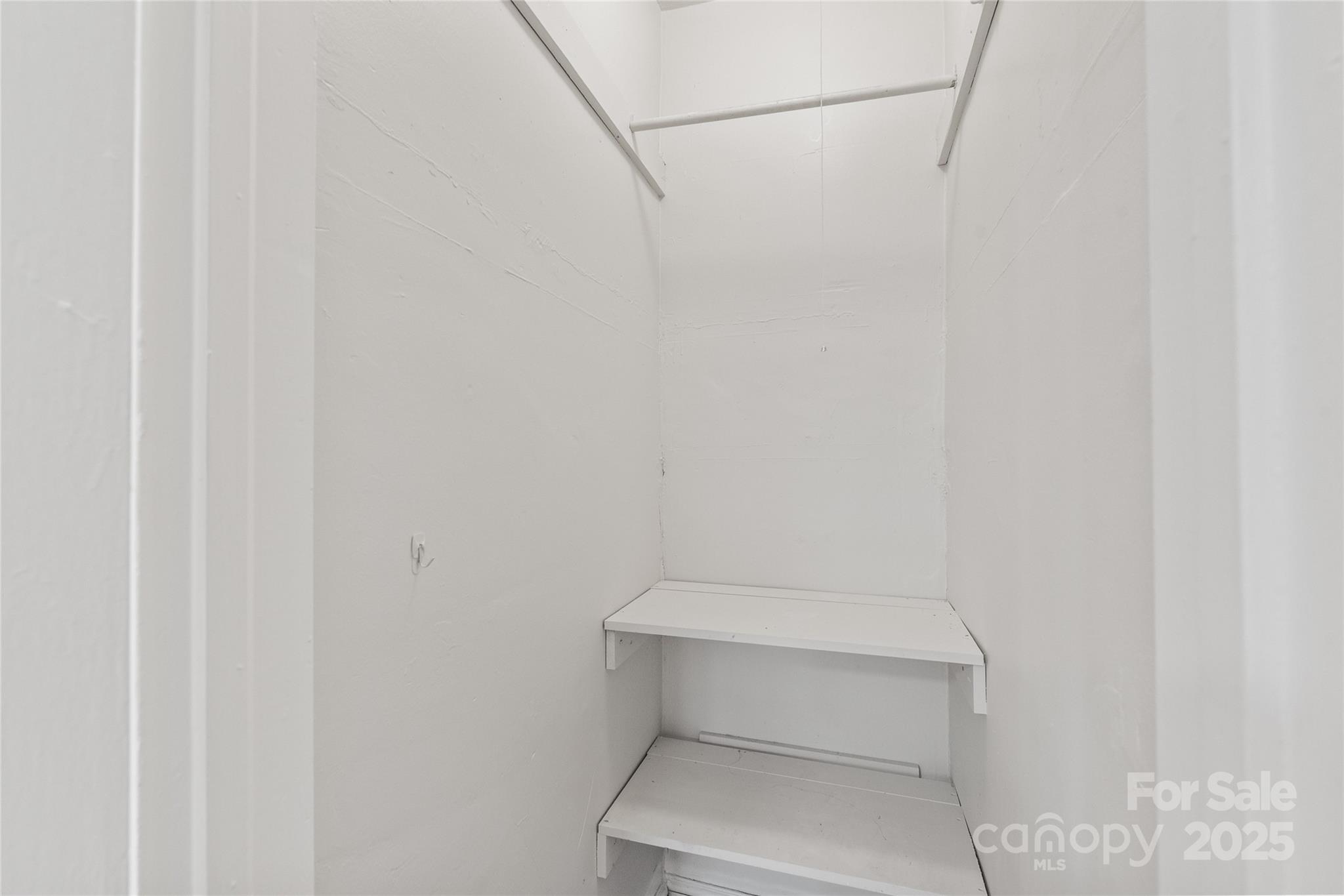 917 Sunnyside Avenue Property Photo 15
