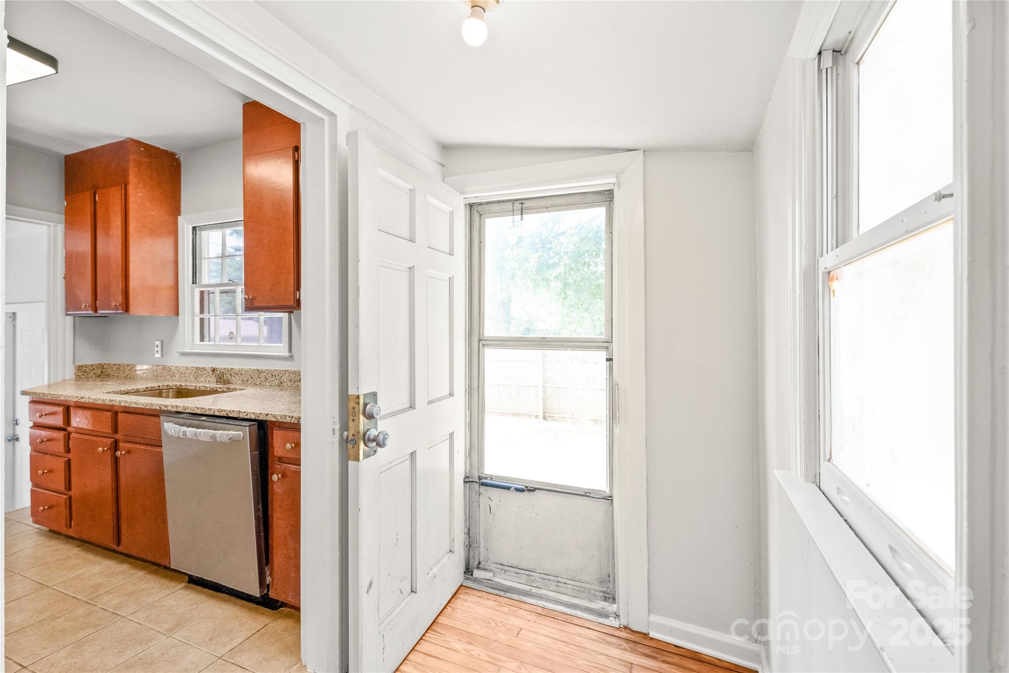 917 Sunnyside Avenue Property Photo 21