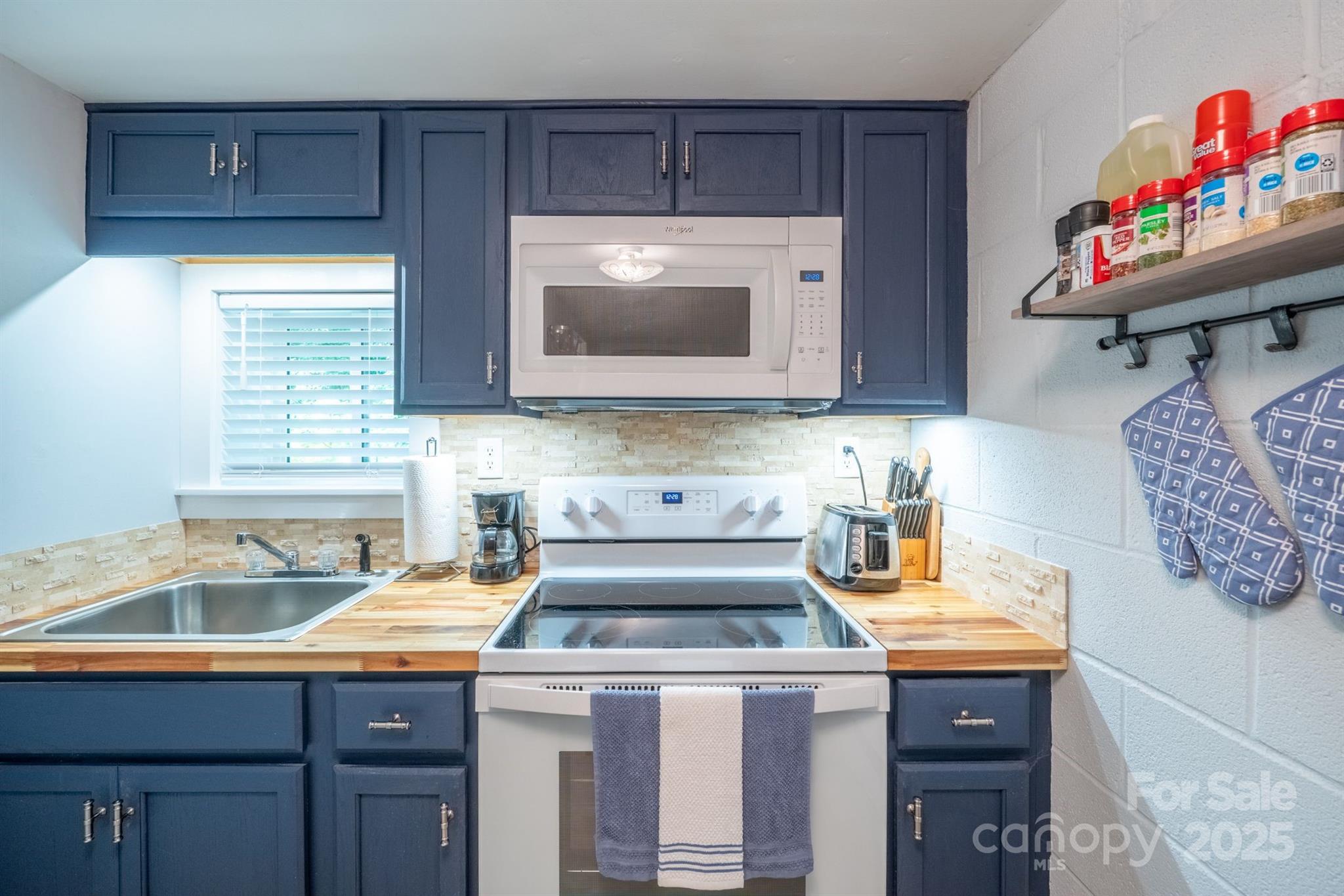 2777 Hickory Nut Gap Road Property Photo 4