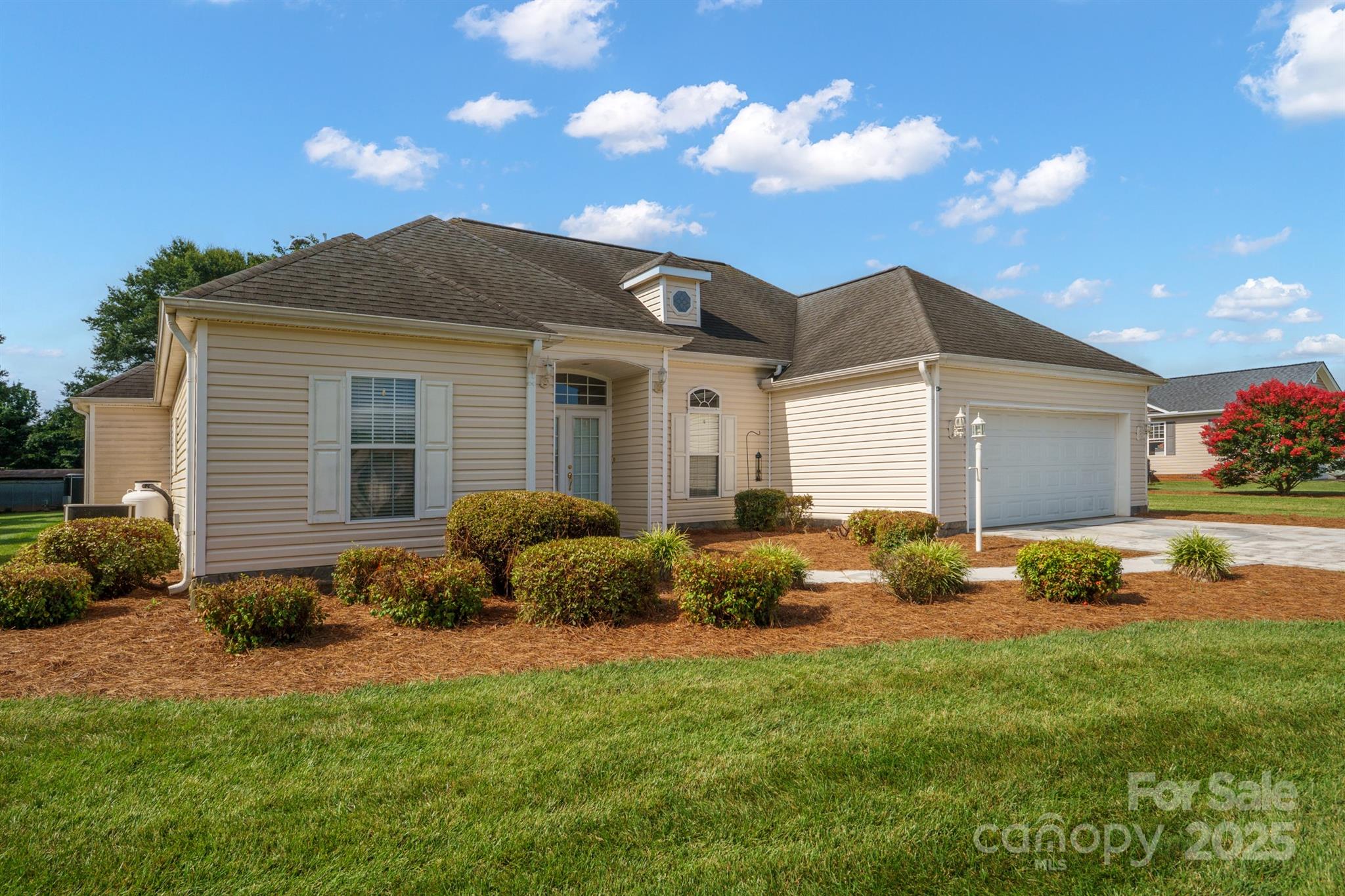 111 Mallory Lane Property Photo 1