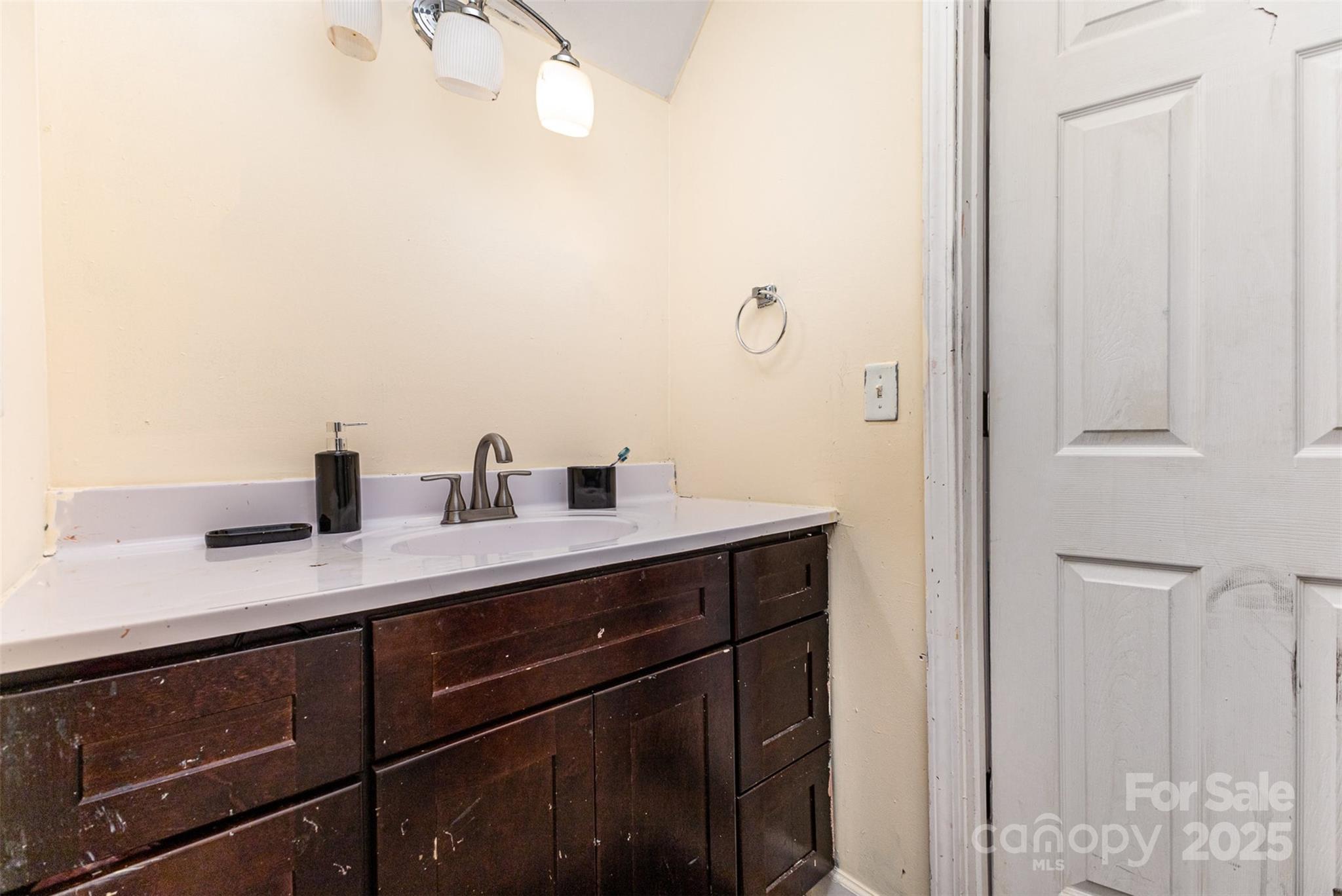 8615 Ferguson Road Property Photo 24