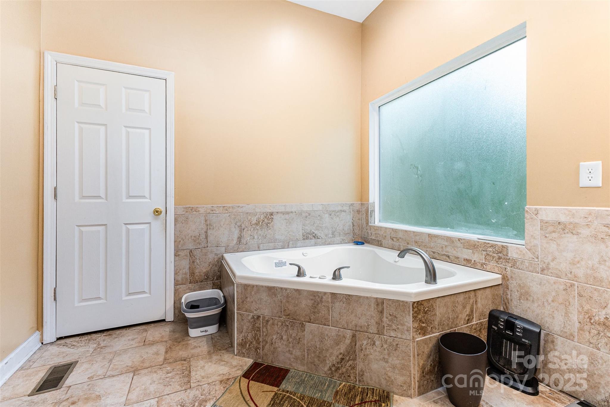 8615 Ferguson Road Property Photo 28