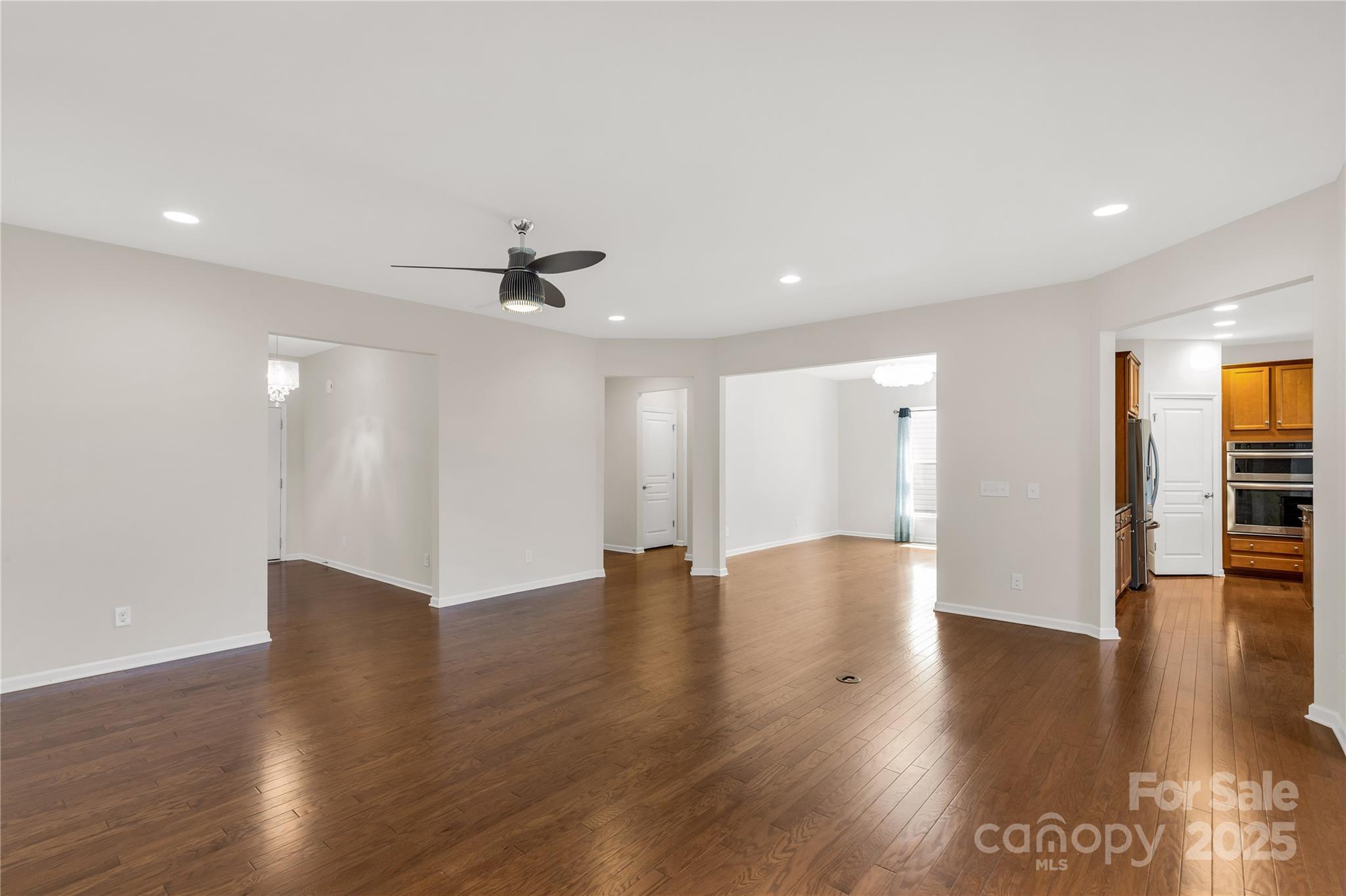 1079 Falling Leaf Street Property Photo 8