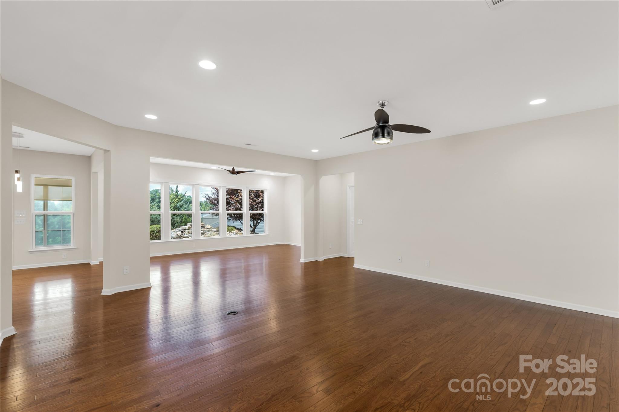 1079 Falling Leaf Street Property Photo 10