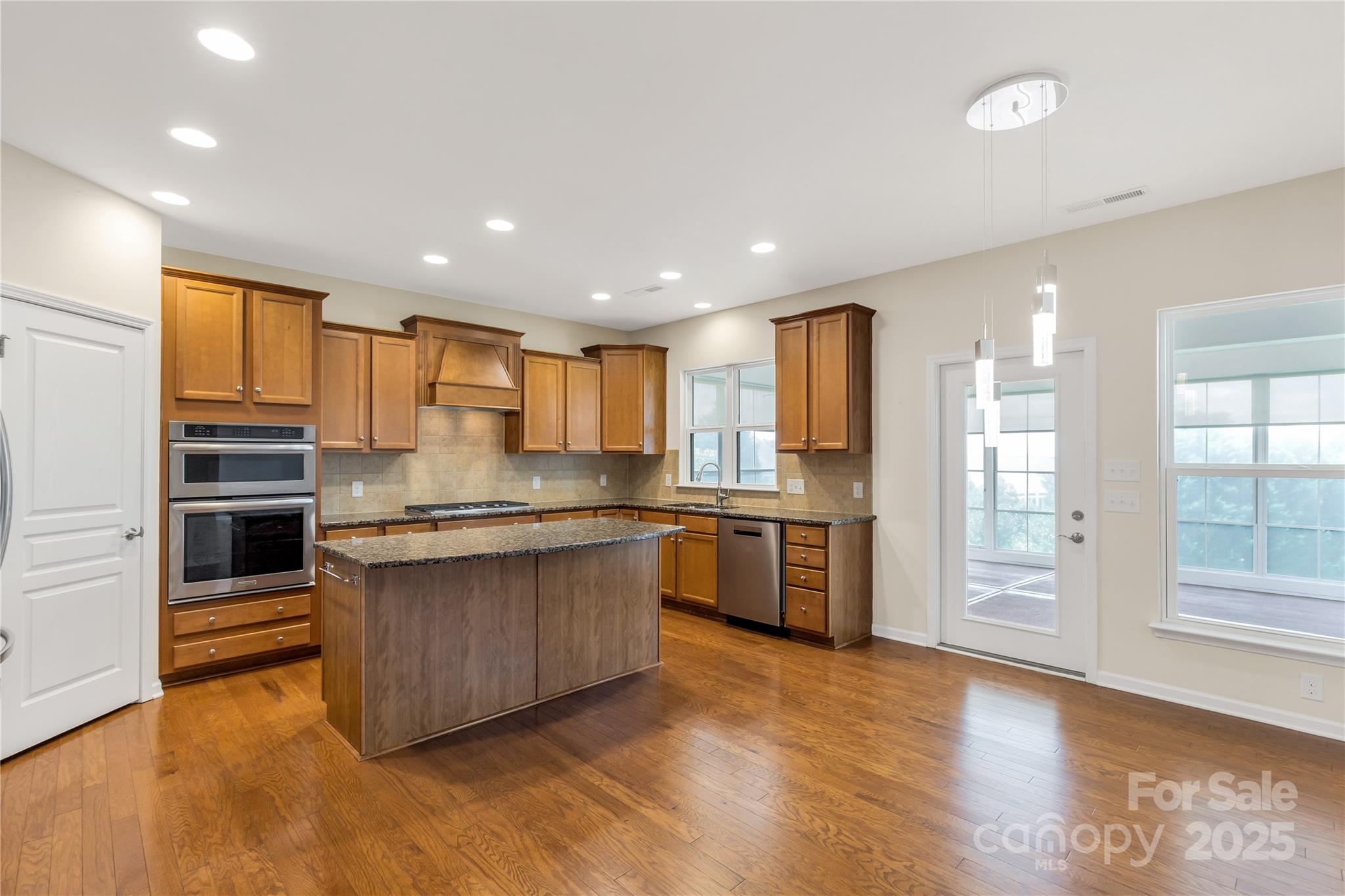 1079 Falling Leaf Street Property Photo 11