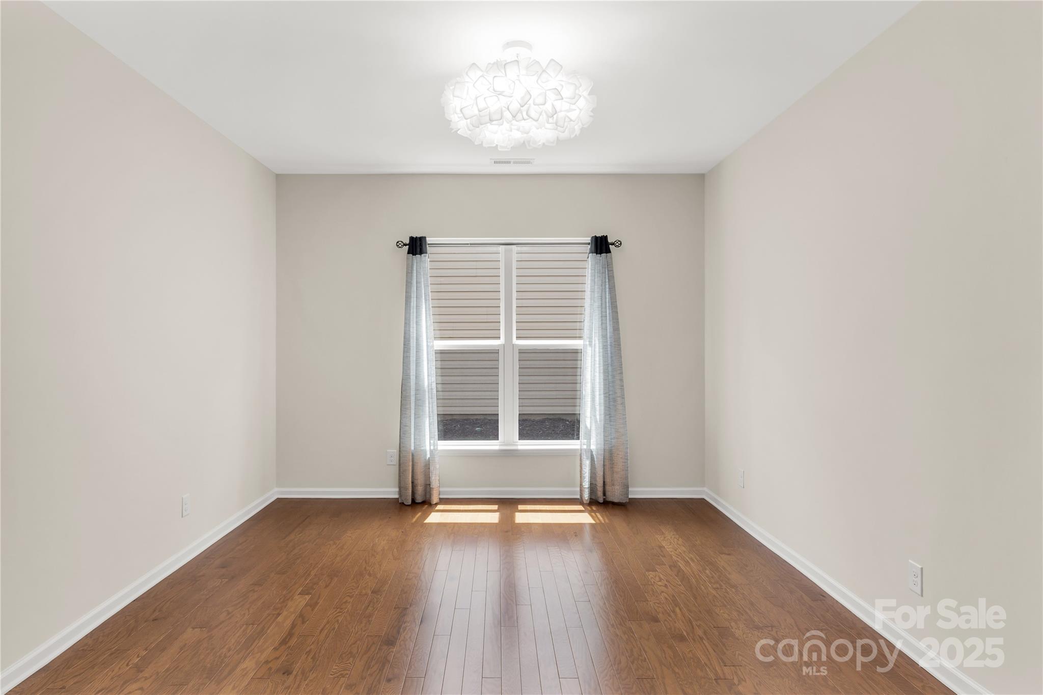 1079 Falling Leaf Street Property Photo 15
