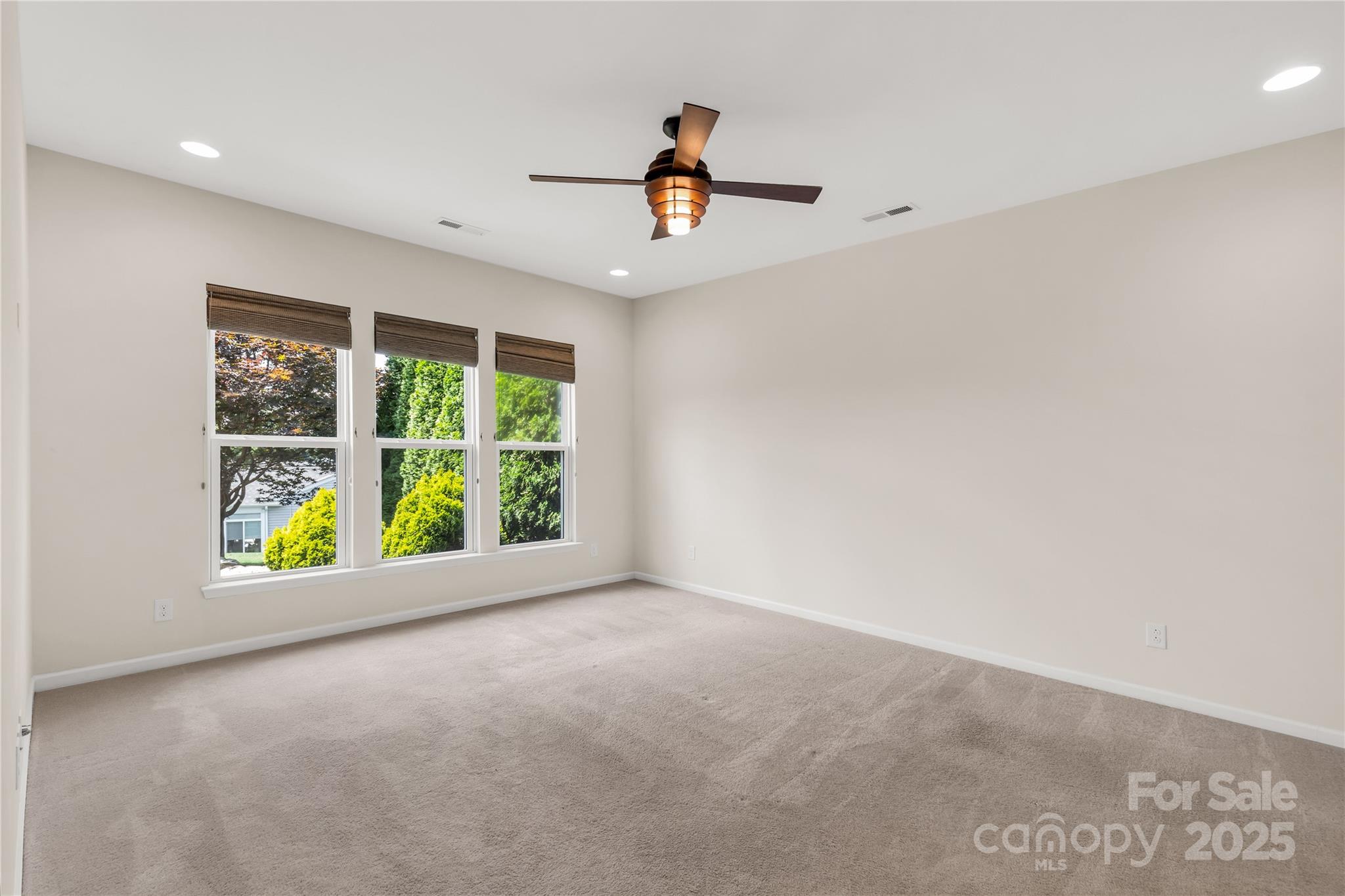 1079 Falling Leaf Street Property Photo 20