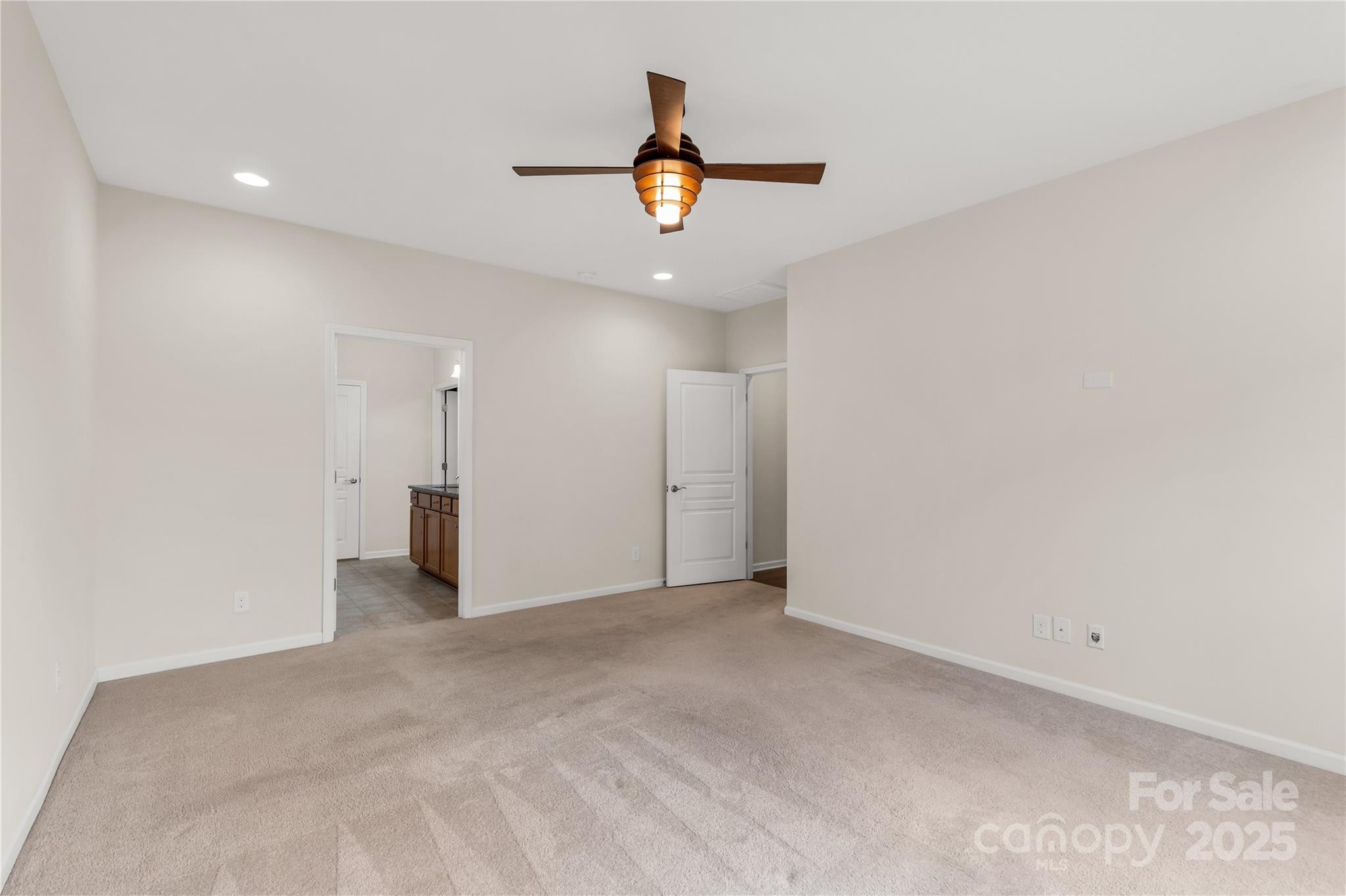 1079 Falling Leaf Street Property Photo 21