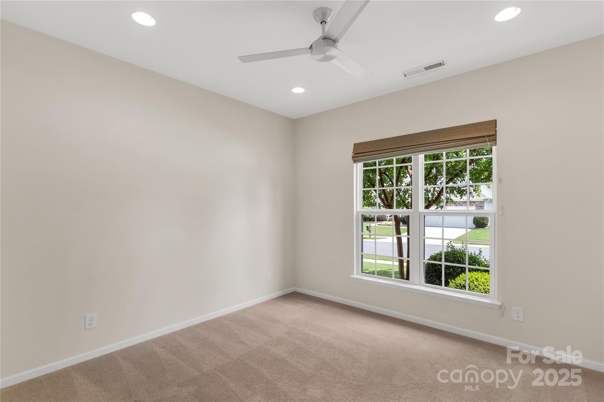 1079 Falling Leaf Street Property Photo 28