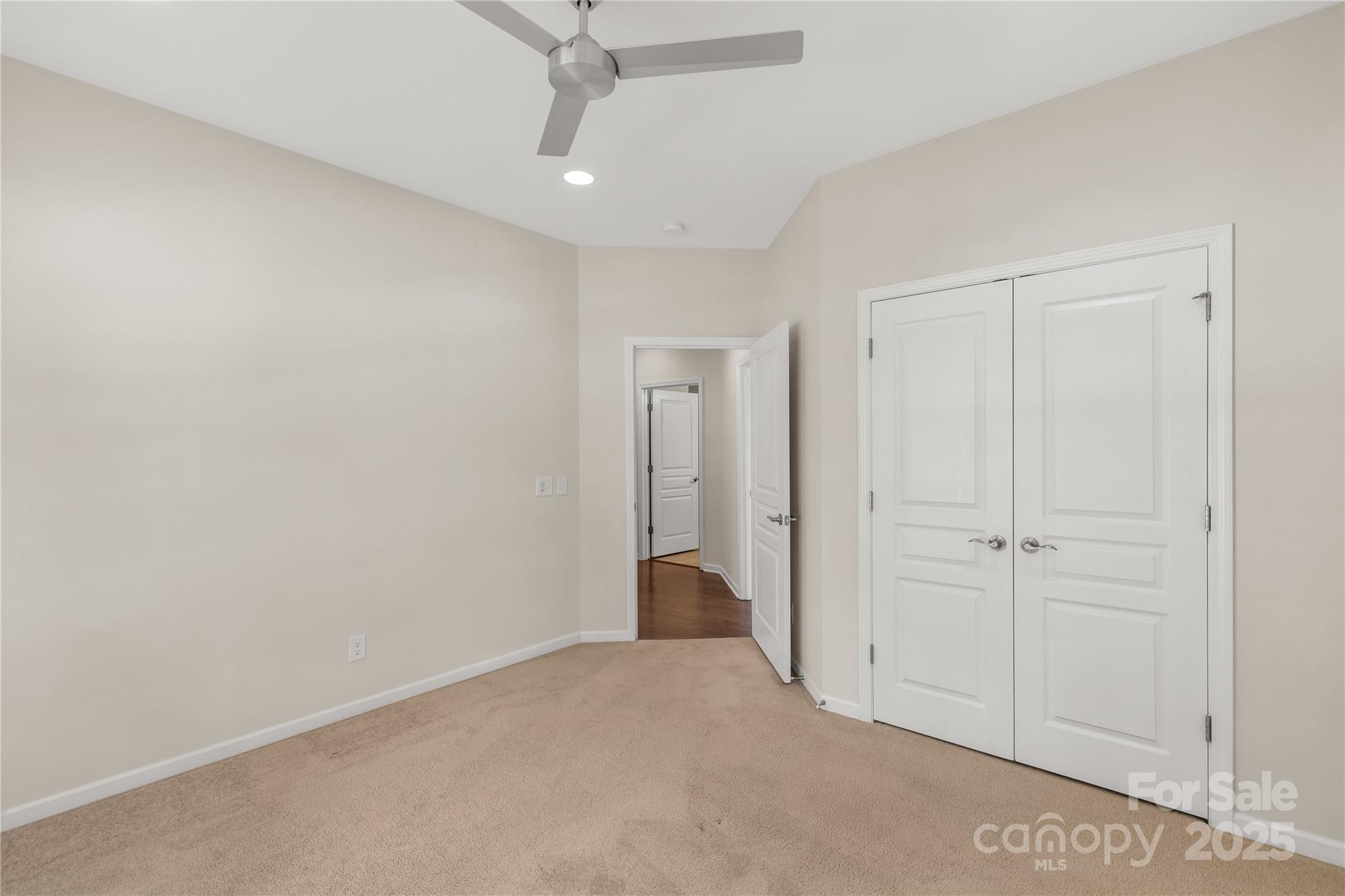 1079 Falling Leaf Street Property Photo 29