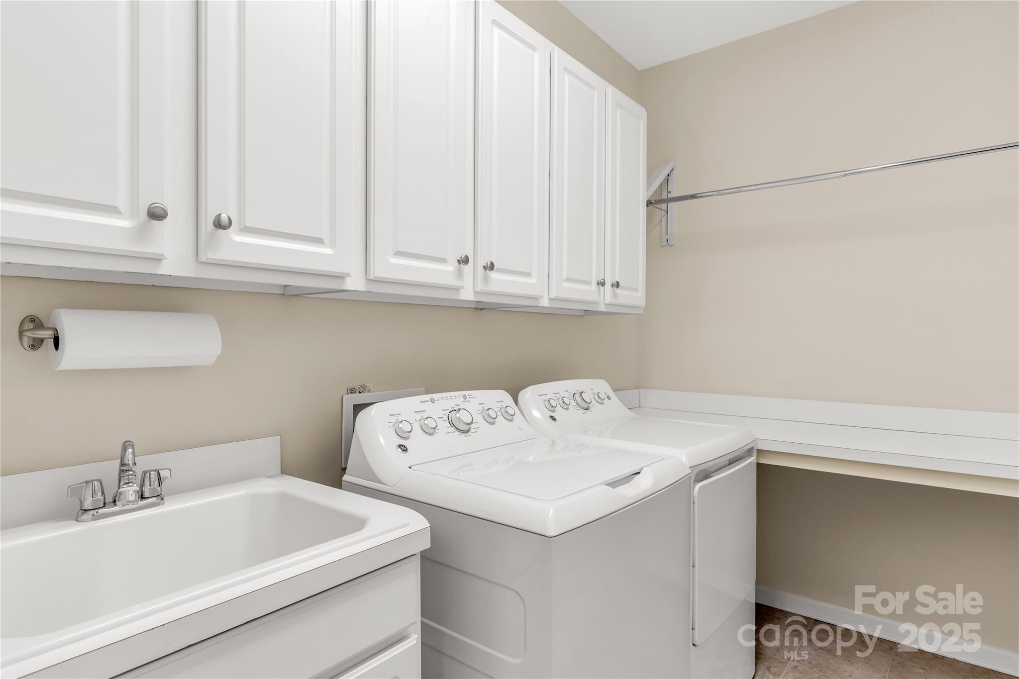 1079 Falling Leaf Street Property Photo 31