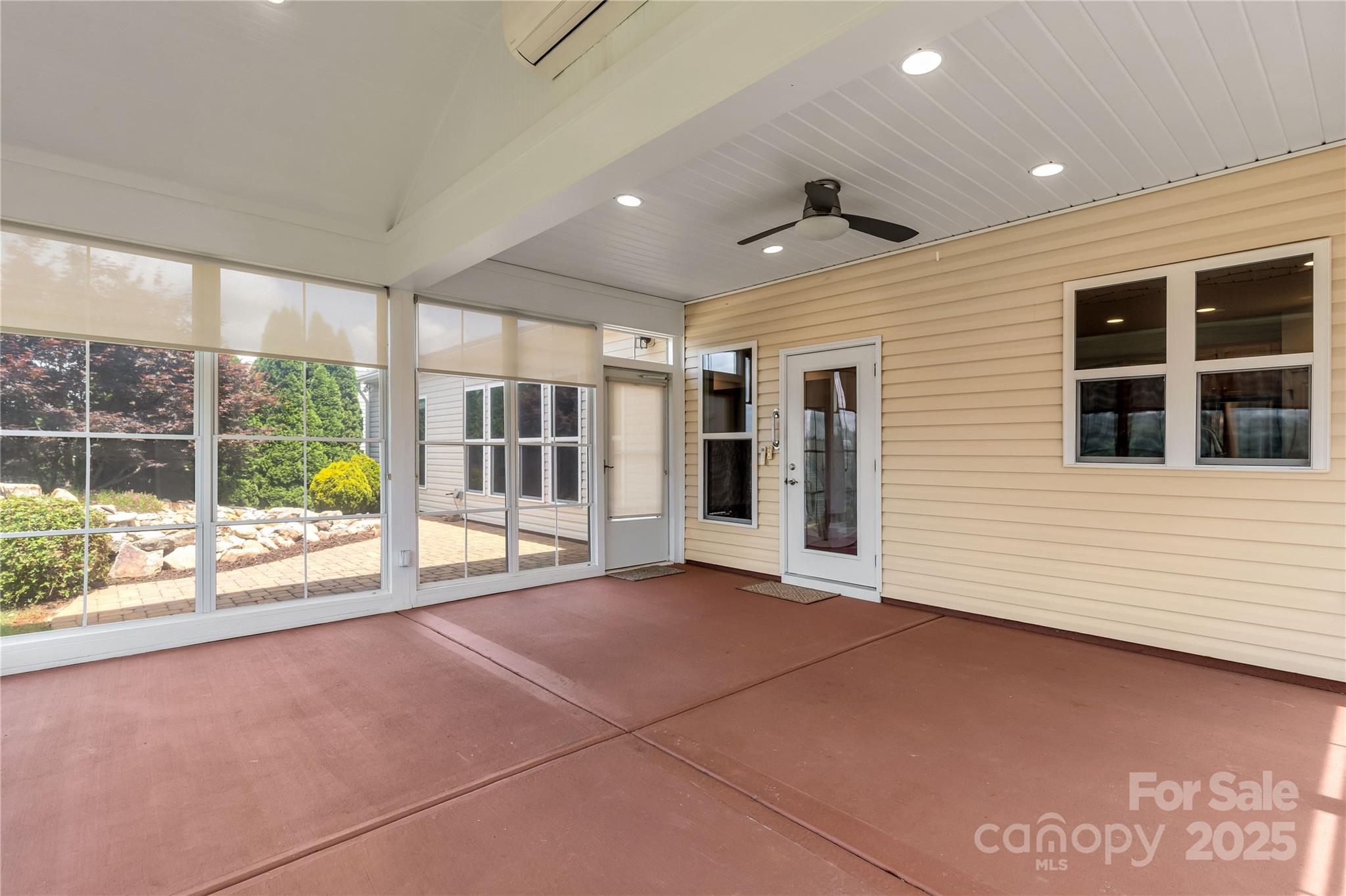 1079 Falling Leaf Street Property Photo 34