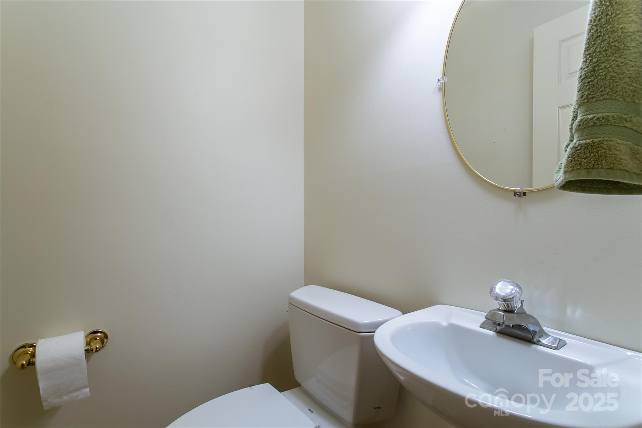 263 Ugedaliyvi Court Property Photo 11