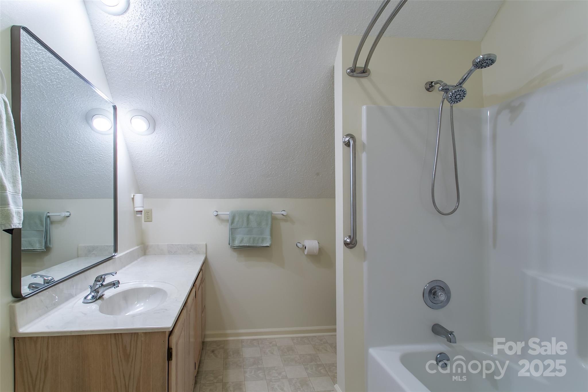 263 Ugedaliyvi Court Property Photo 23