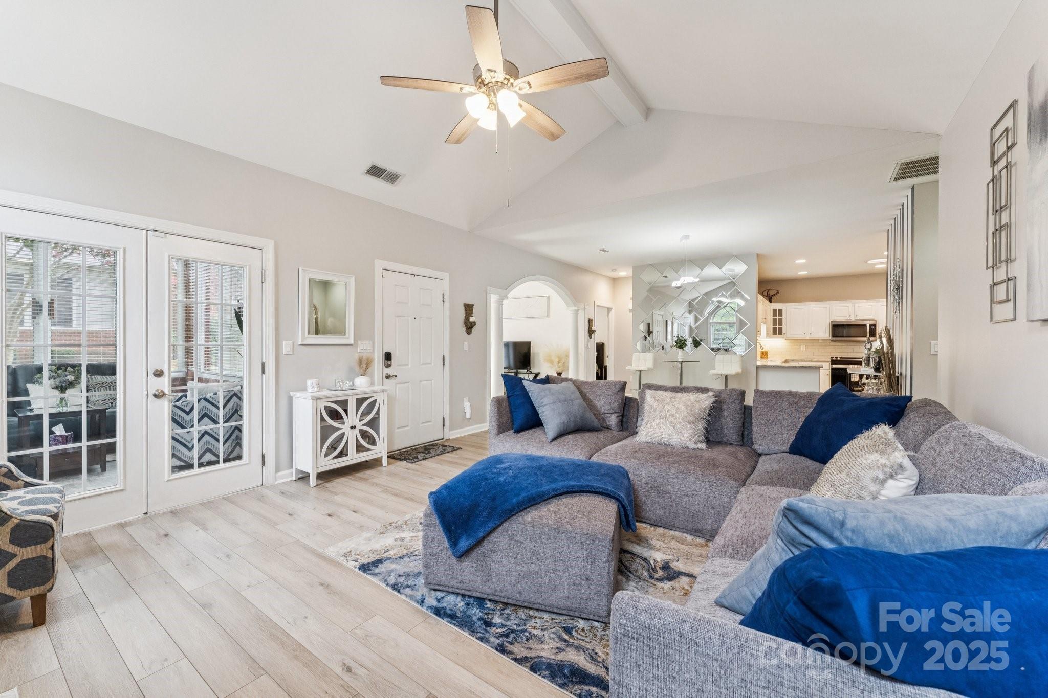 8533 Windsor Ridge Drive Property Photo 6