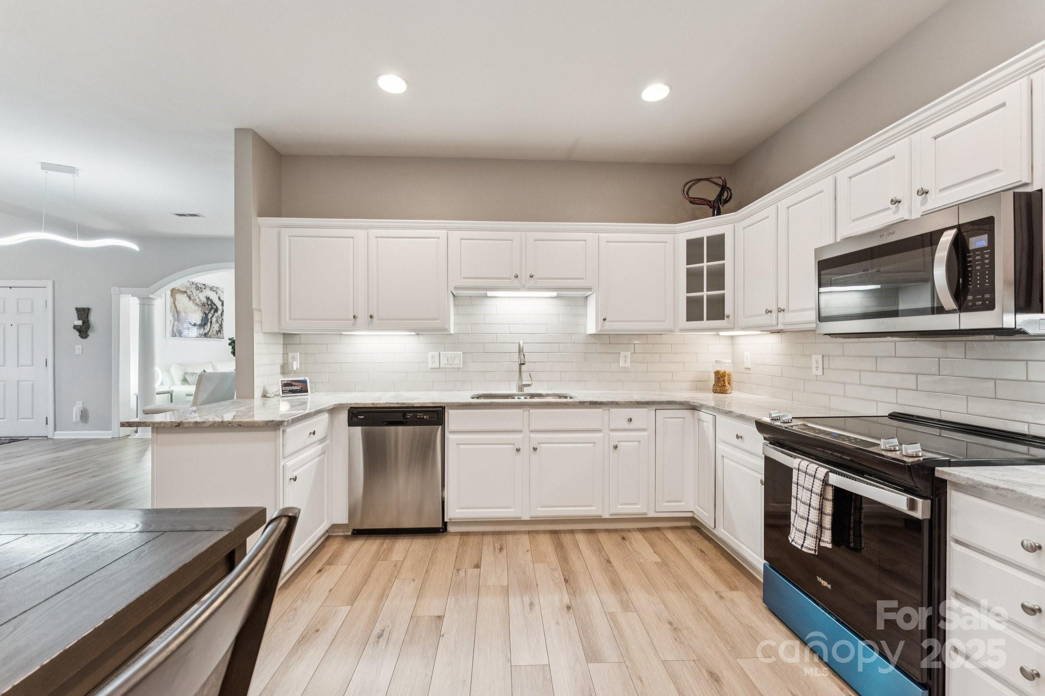 8533 Windsor Ridge Drive Property Photo 16