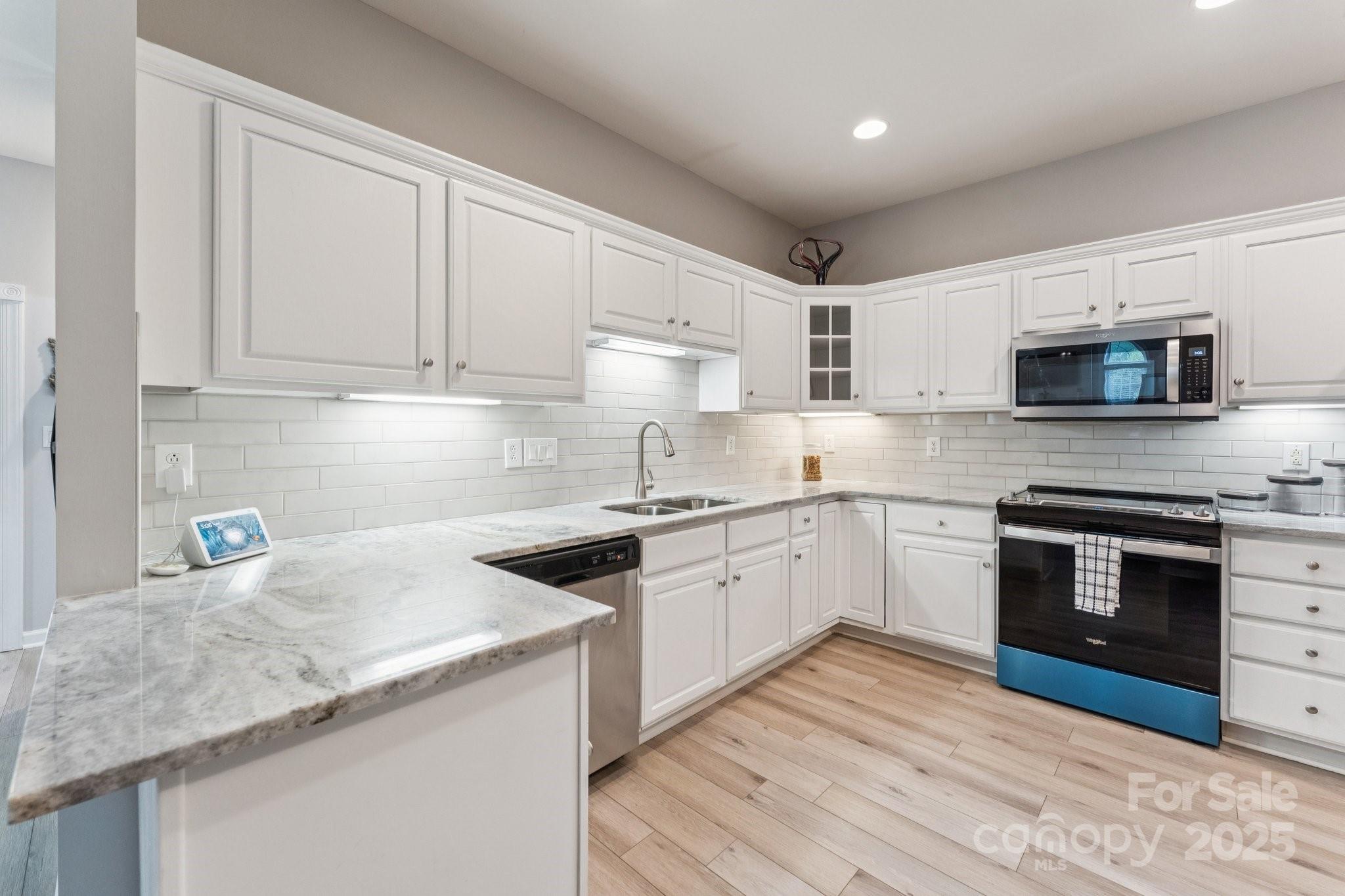 8533 Windsor Ridge Drive Property Photo 17