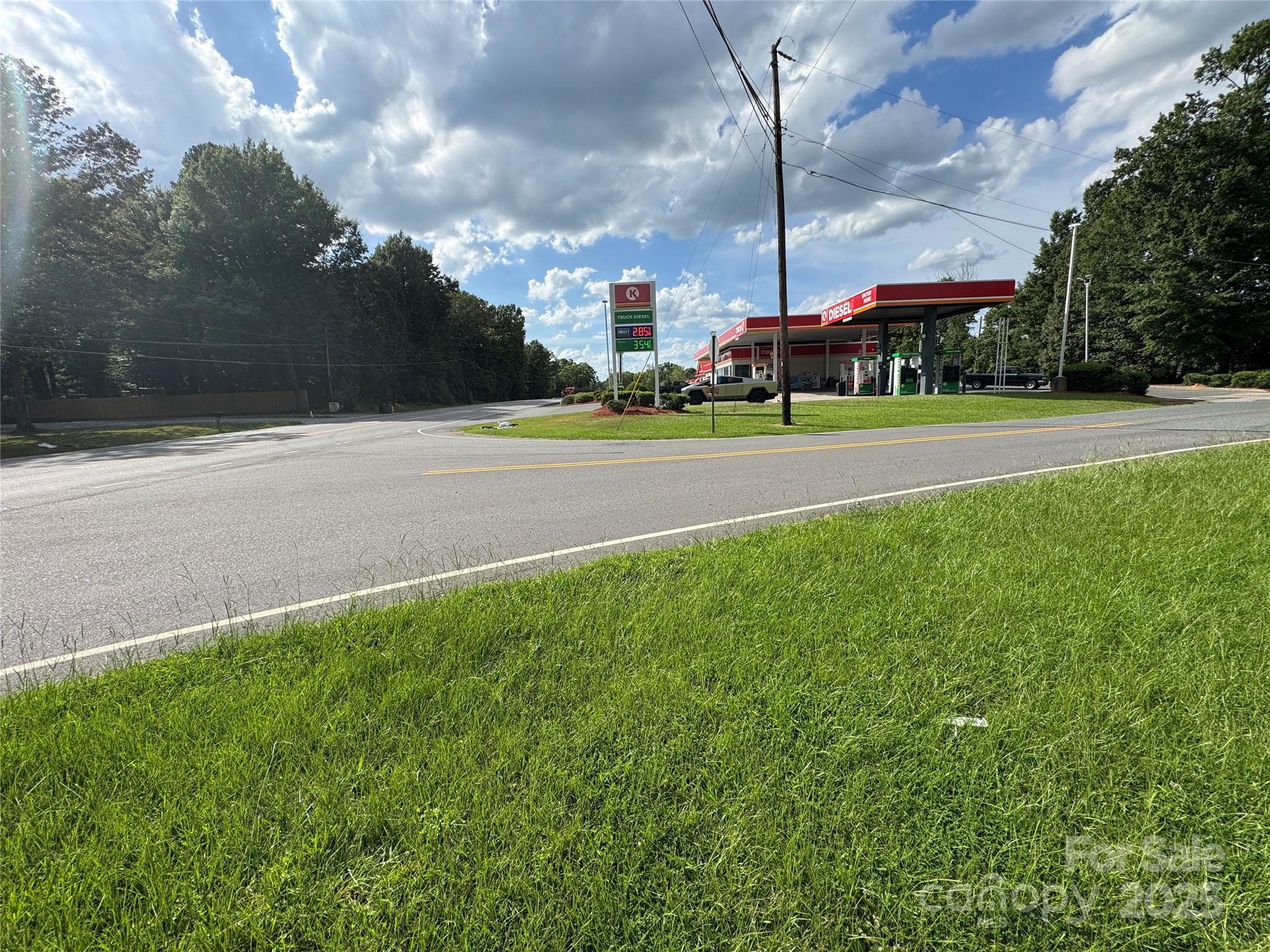 2930 Old Charlotte Highway Property Photo 2