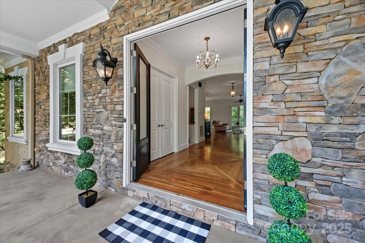 7967 Glen Abbey Circle Property Photo 7