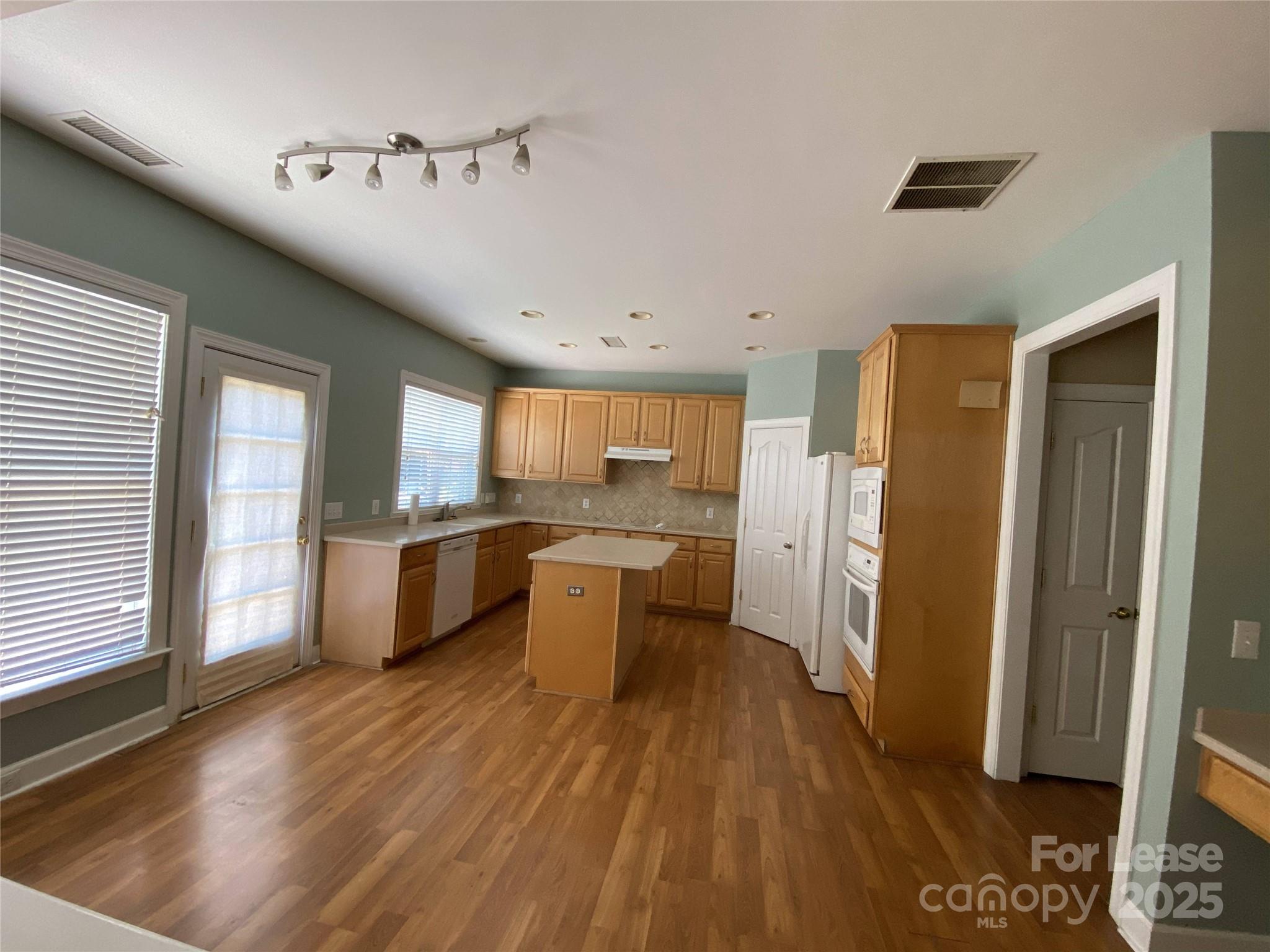 10234 Chilvary Drive Property Photo 7