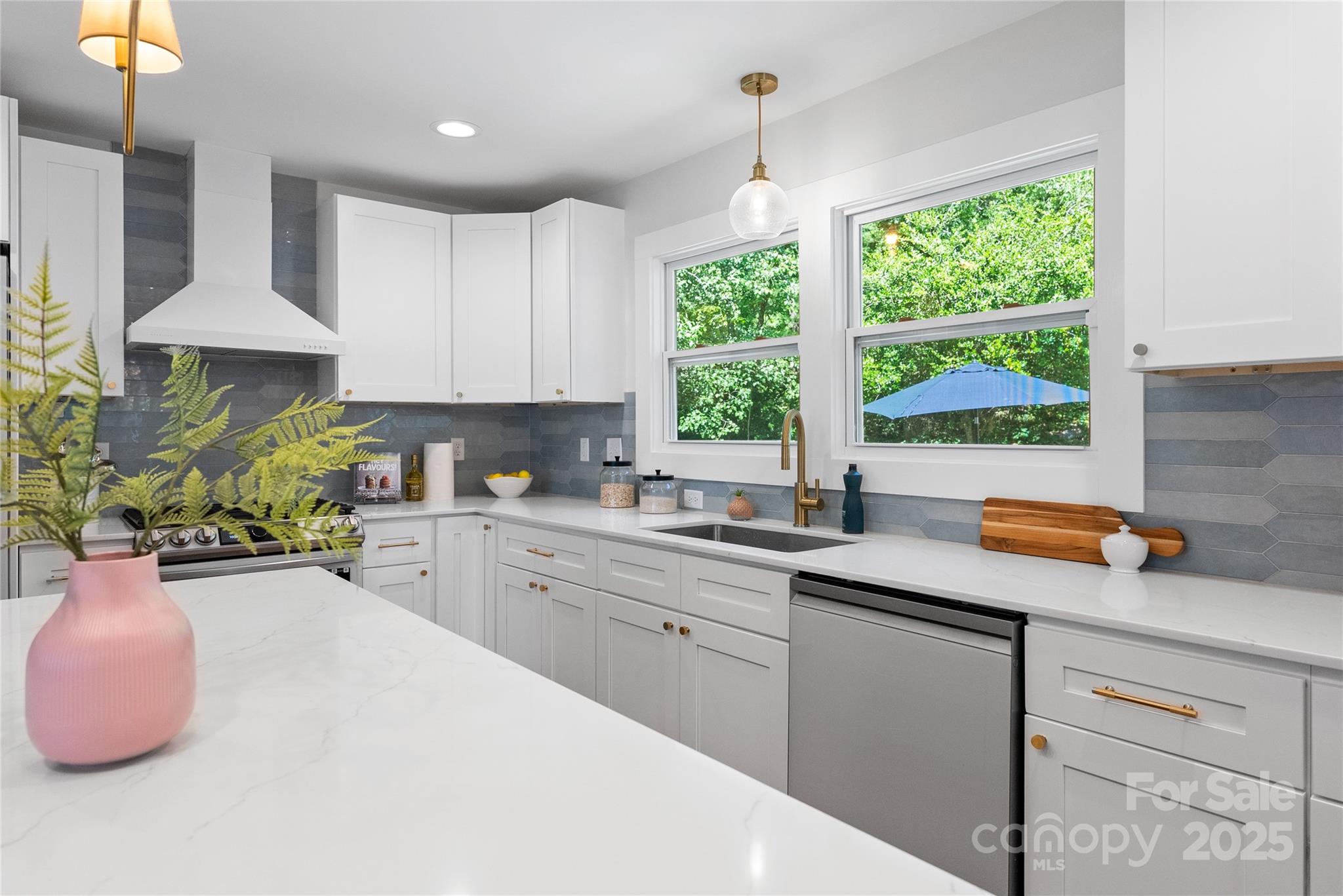 16 Graystone Road Property Photo 11