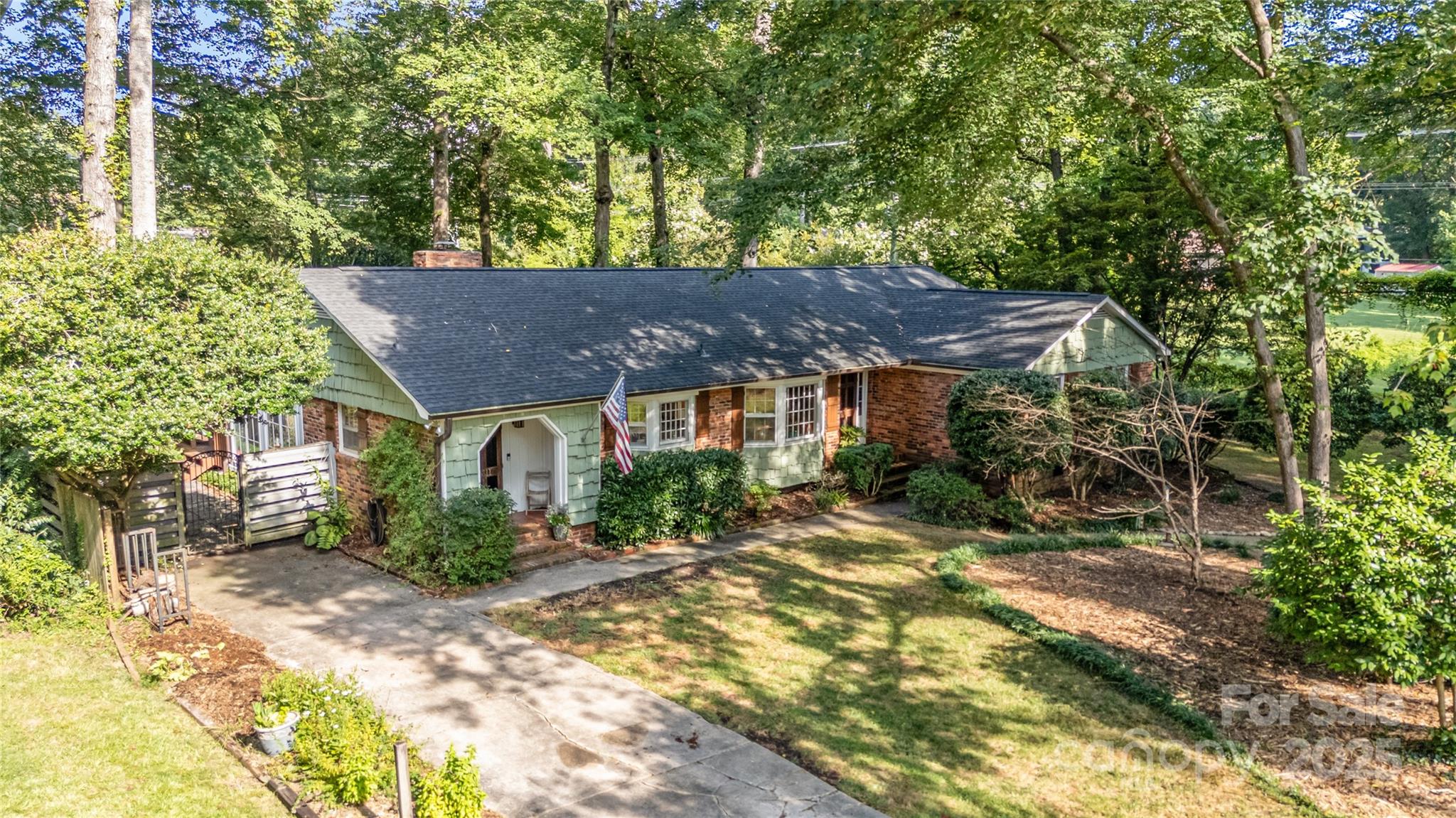 5811 Doncaster Drive Property Photo 3