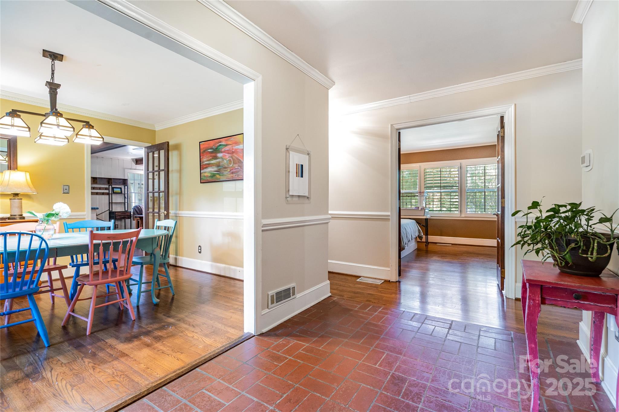 5811 Doncaster Drive Property Photo 5