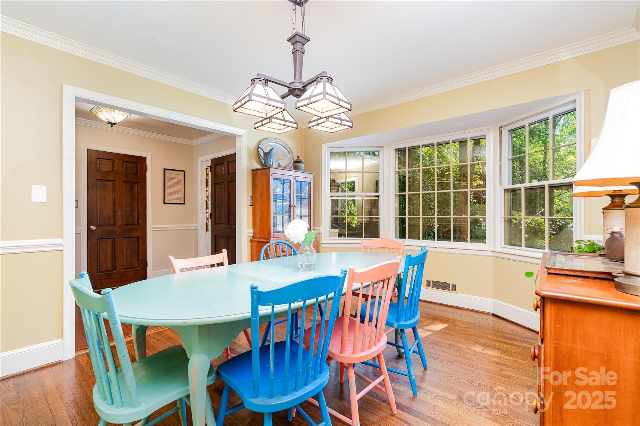 5811 Doncaster Drive Property Photo 8