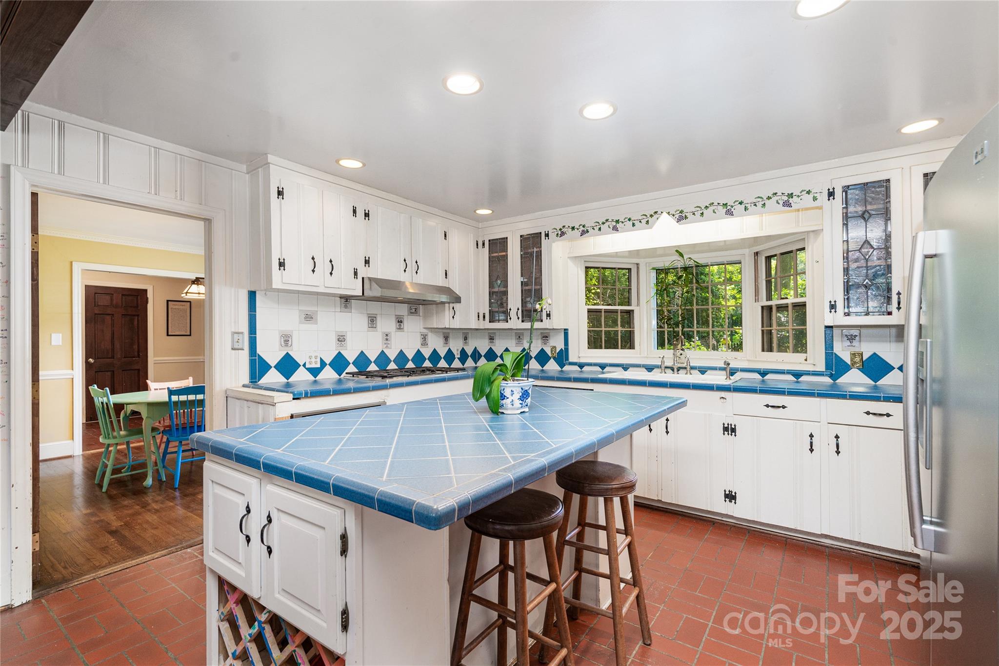 5811 Doncaster Drive Property Photo 11