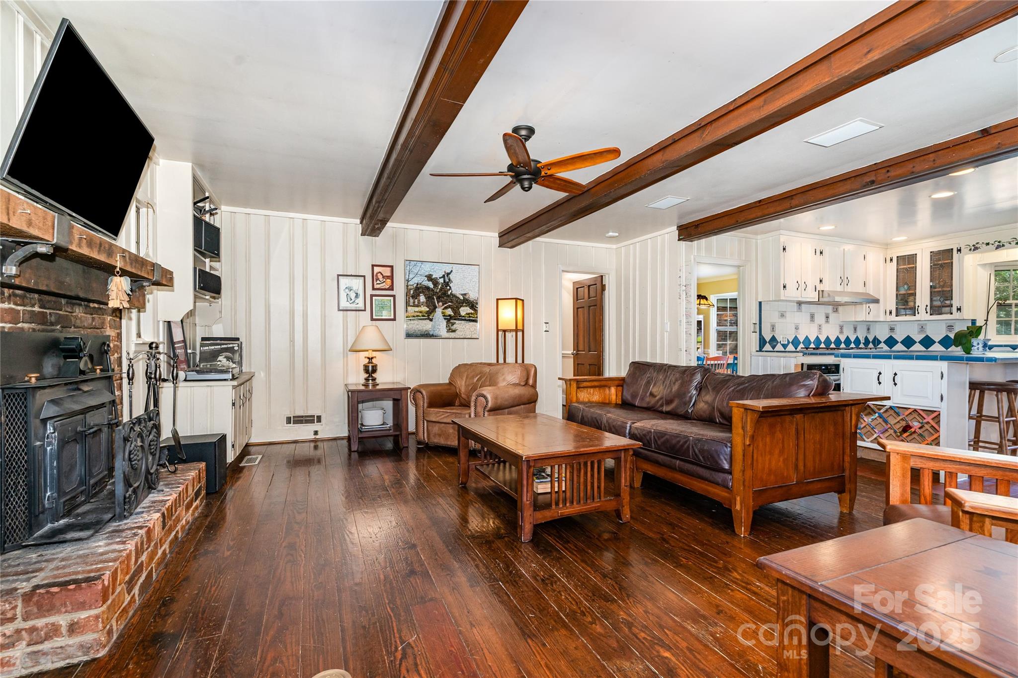 5811 Doncaster Drive Property Photo 13