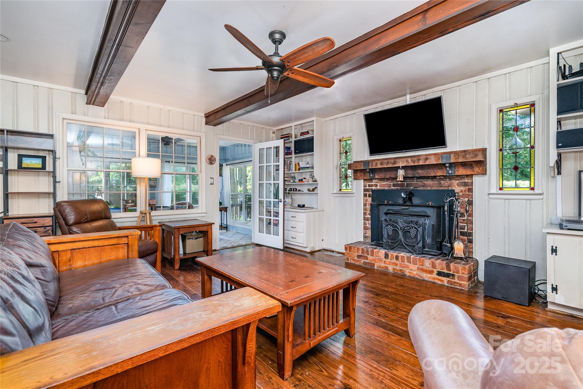 5811 Doncaster Drive Property Photo 14