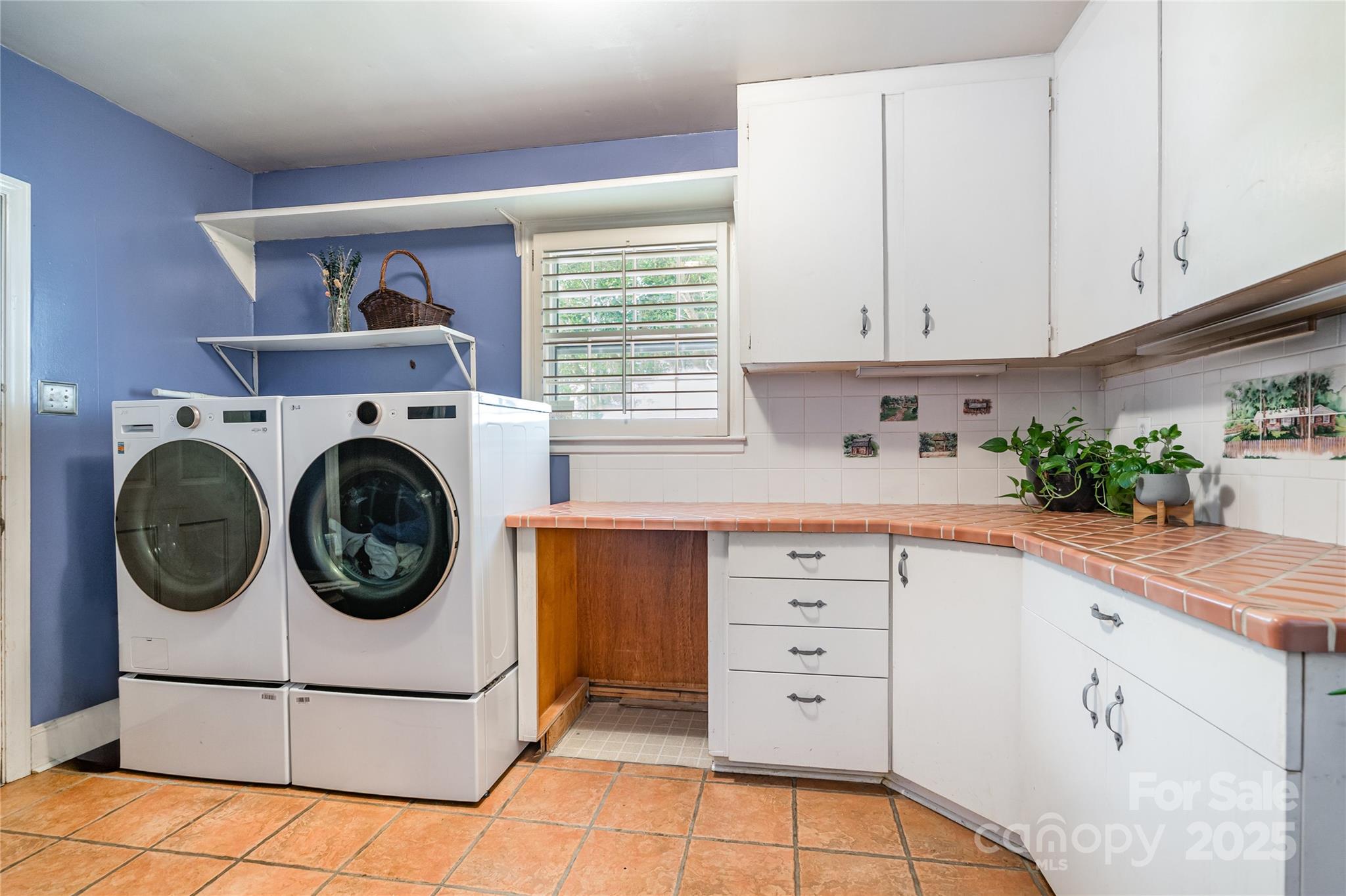 5811 Doncaster Drive Property Photo 15