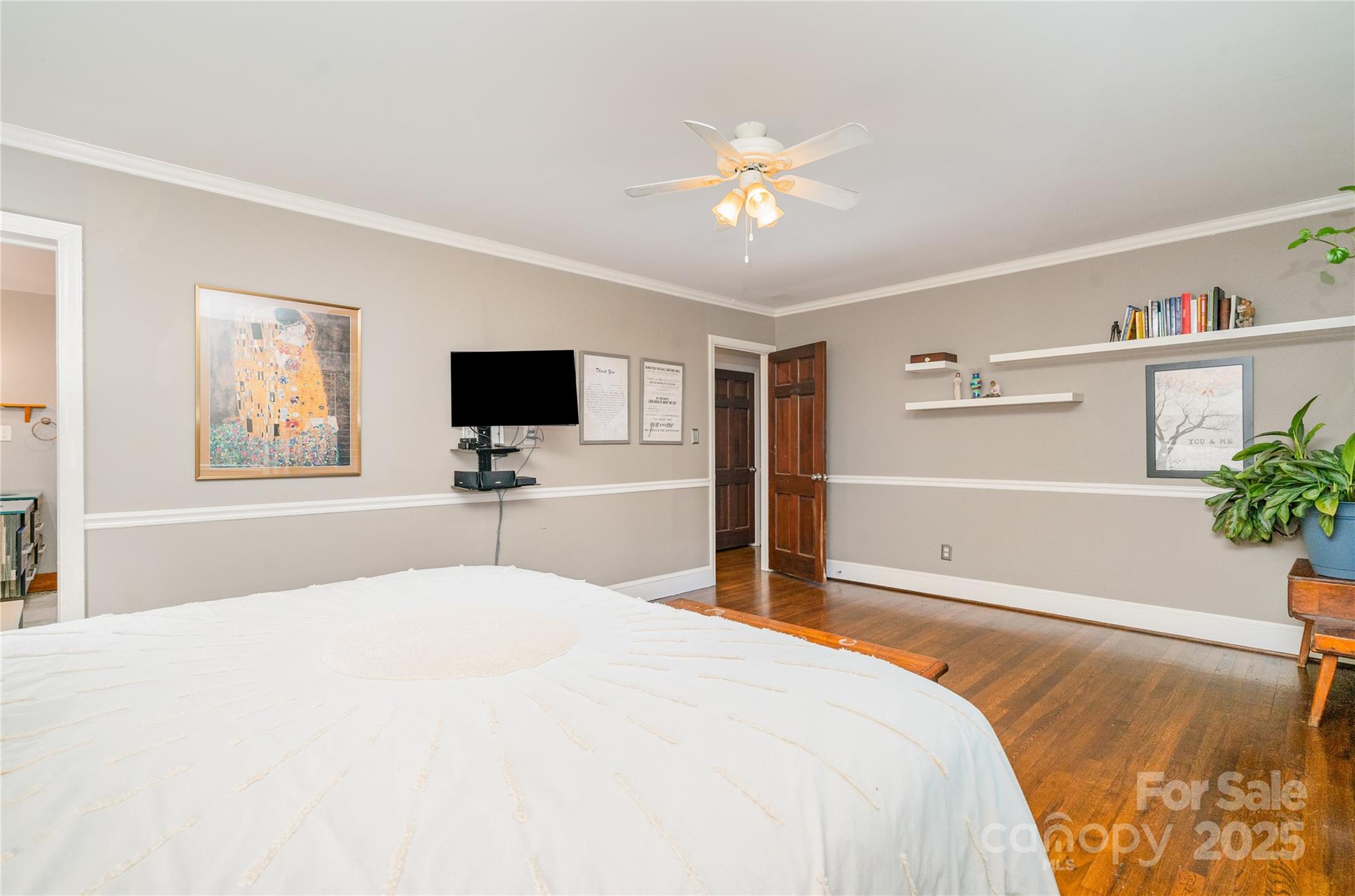 5811 Doncaster Drive Property Photo 19